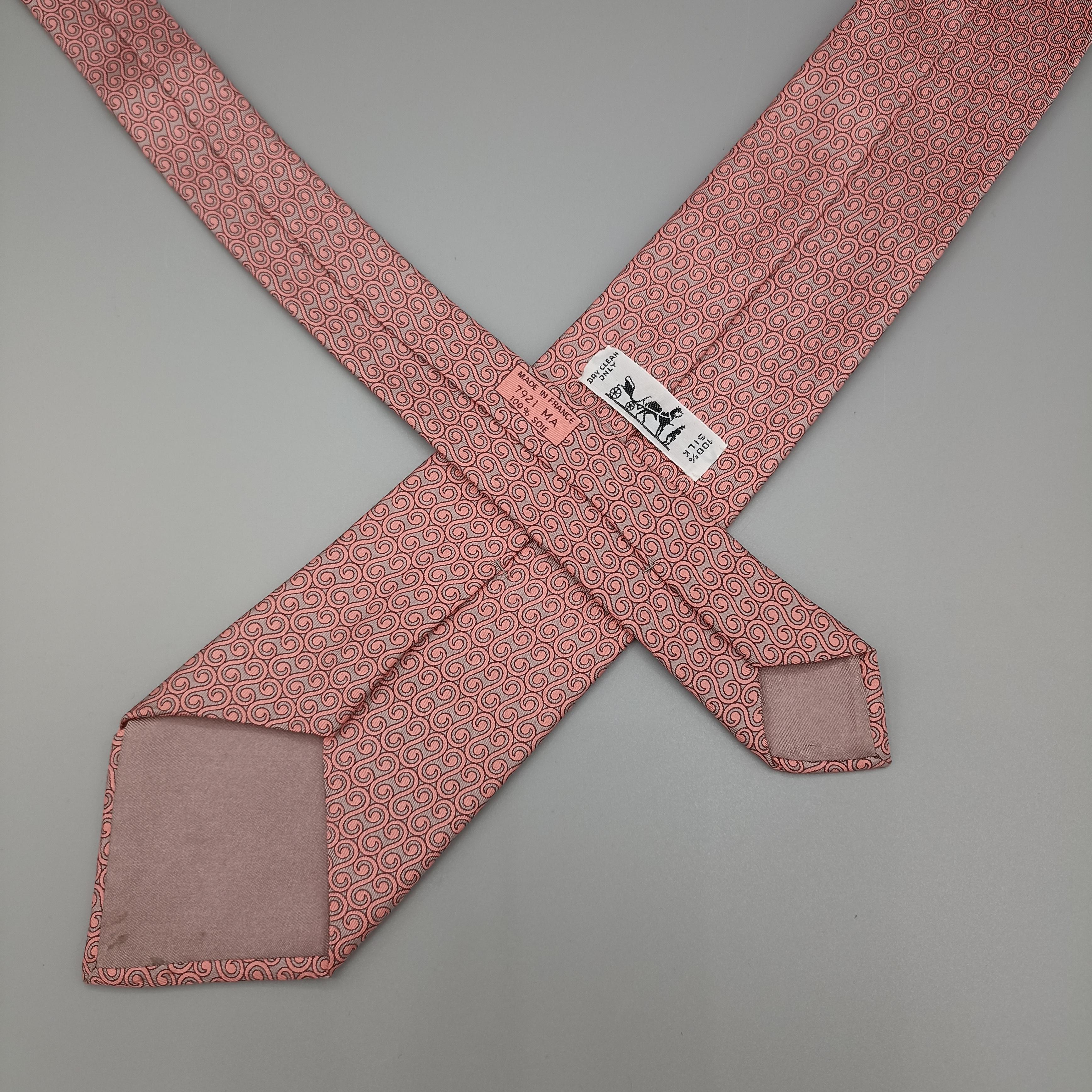 Hermès Pink Tie