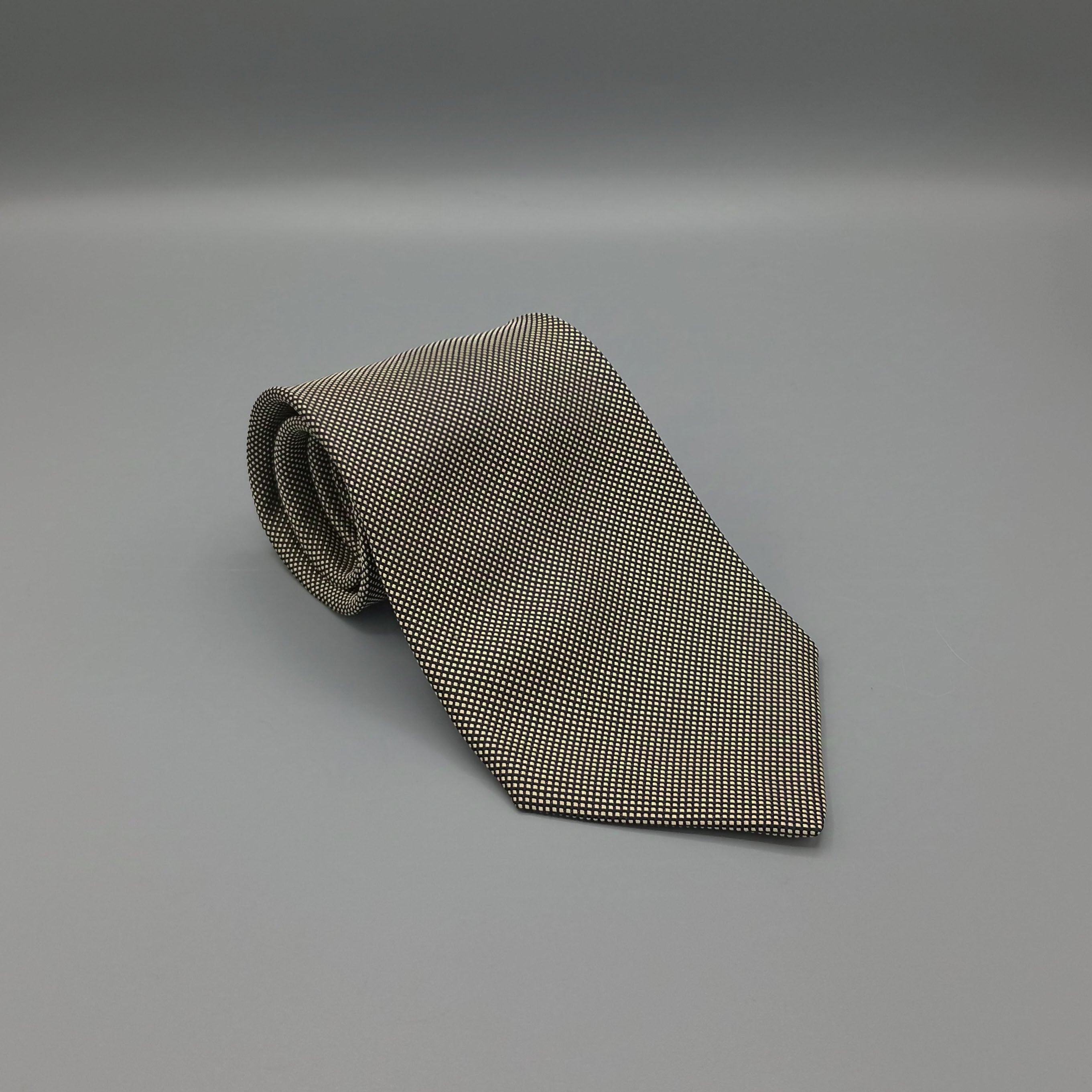 Shapeable Tie