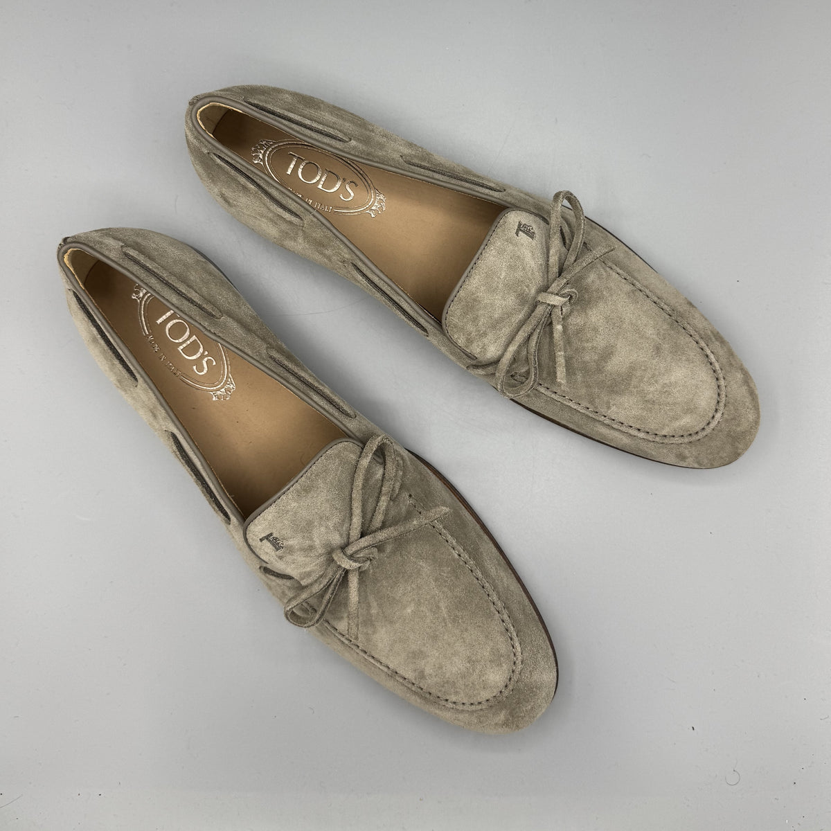 Mocassins Tod's neufs en daim beige taupe