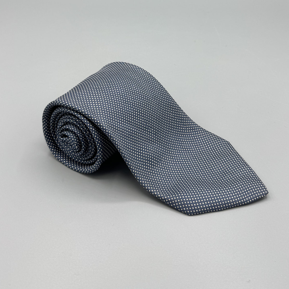 Cravate Charvet bleu-gris à micro-pois blancs