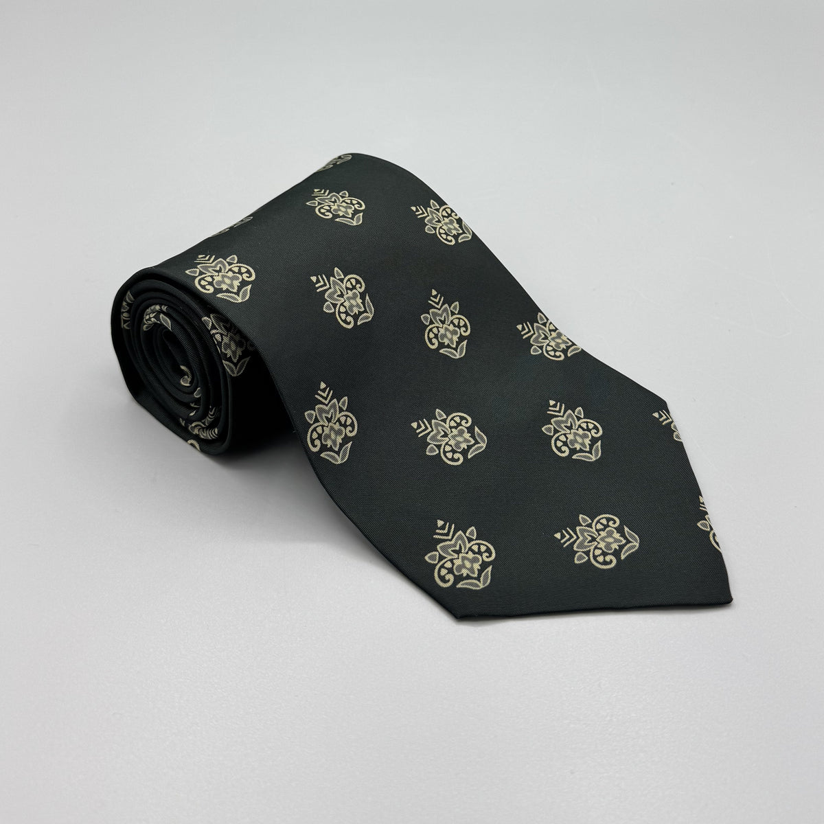 Cravate Giorgio Armani vert foncé à motif floral stylisé