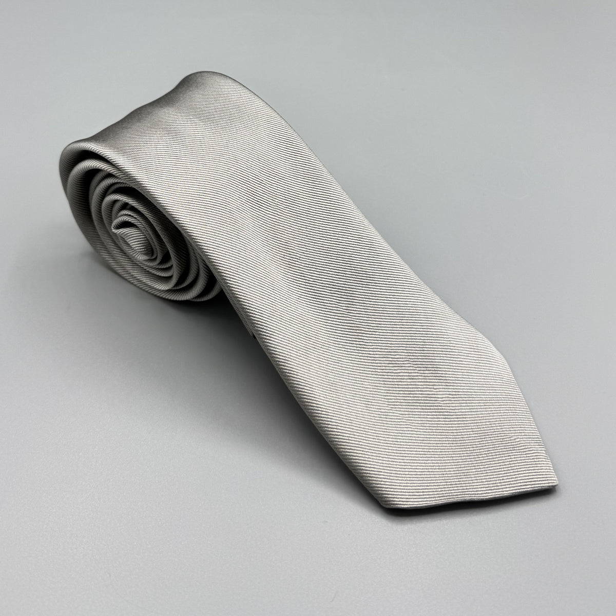Cravate Hilditch & Key gris argenté unie