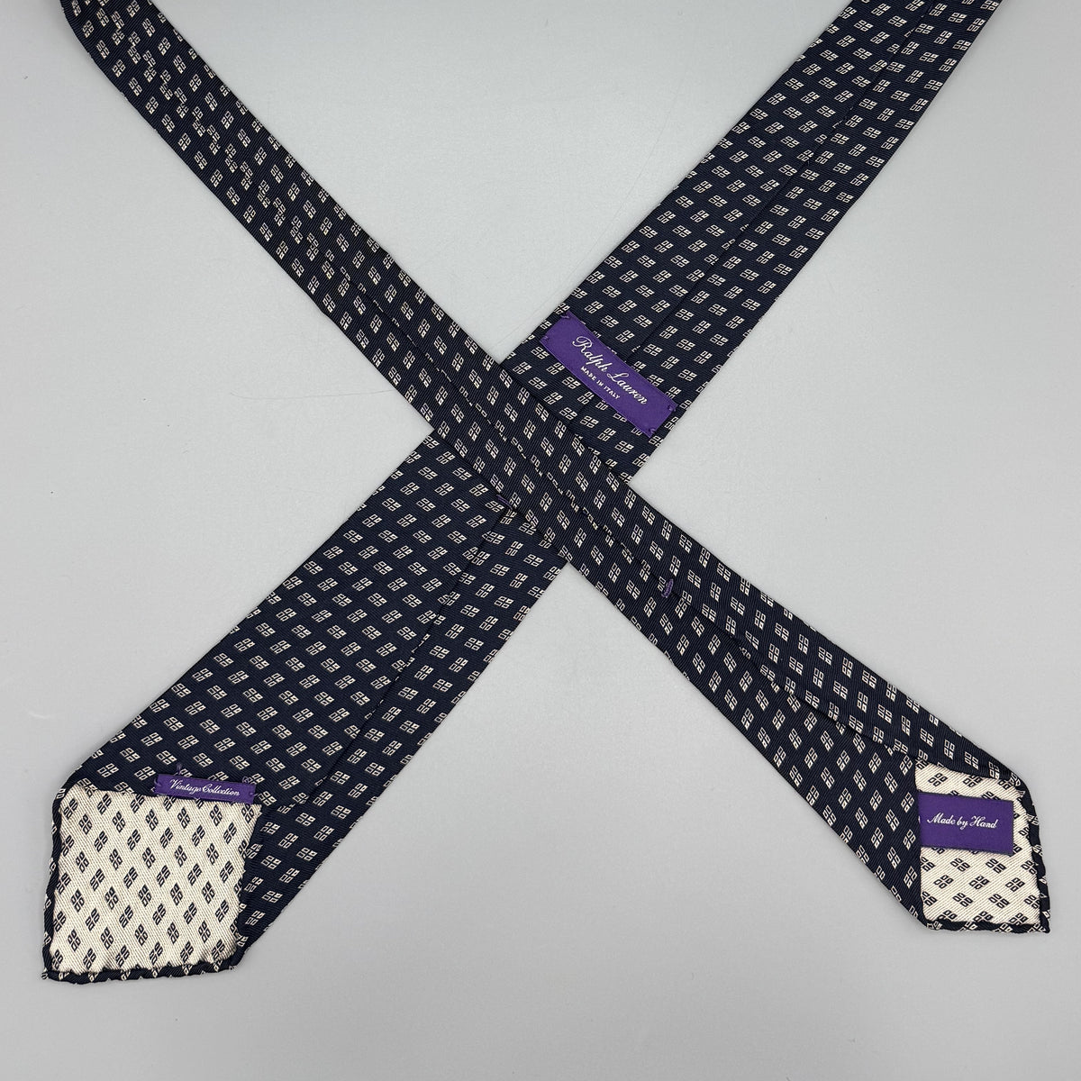Cravate Purple Label Ralph Lauren Vintage Collection bleu marine à motifs écrus
