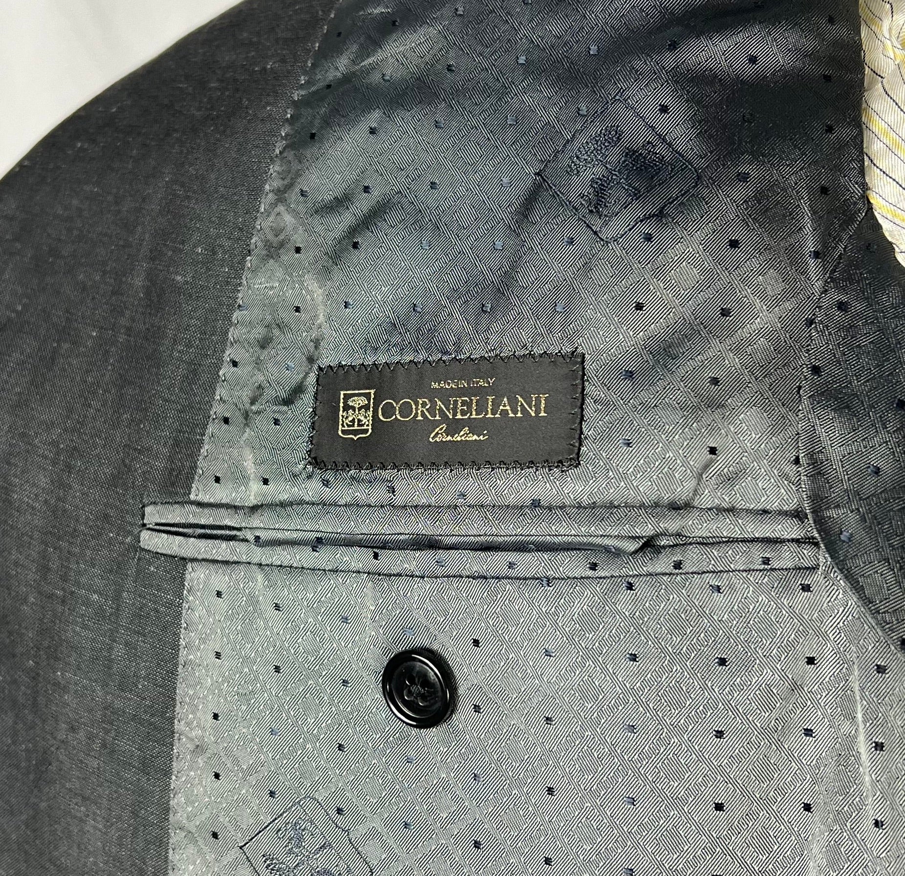 Costume gris Corneliani