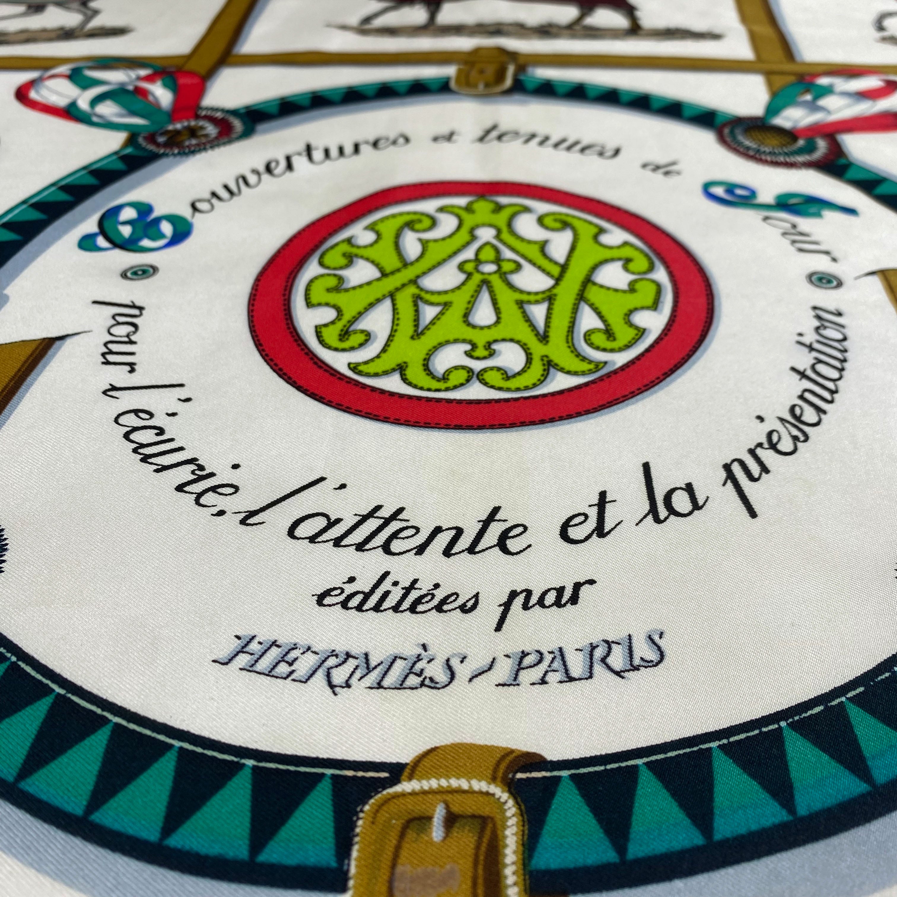 Carré Hermès - Couverture et tenues de Jour pour l'écurie, l'attente et la présentation