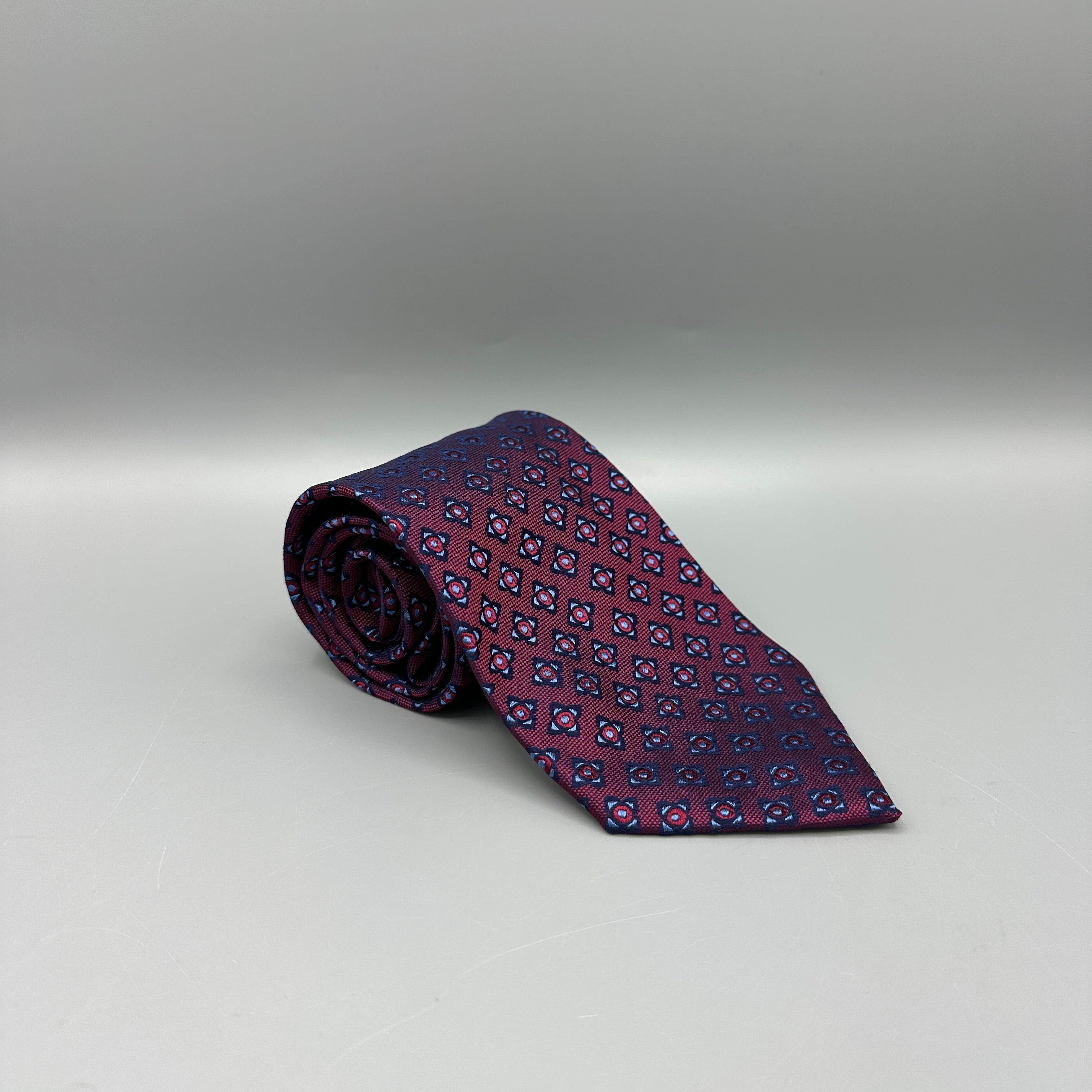 Cravate bordeaux Charvet