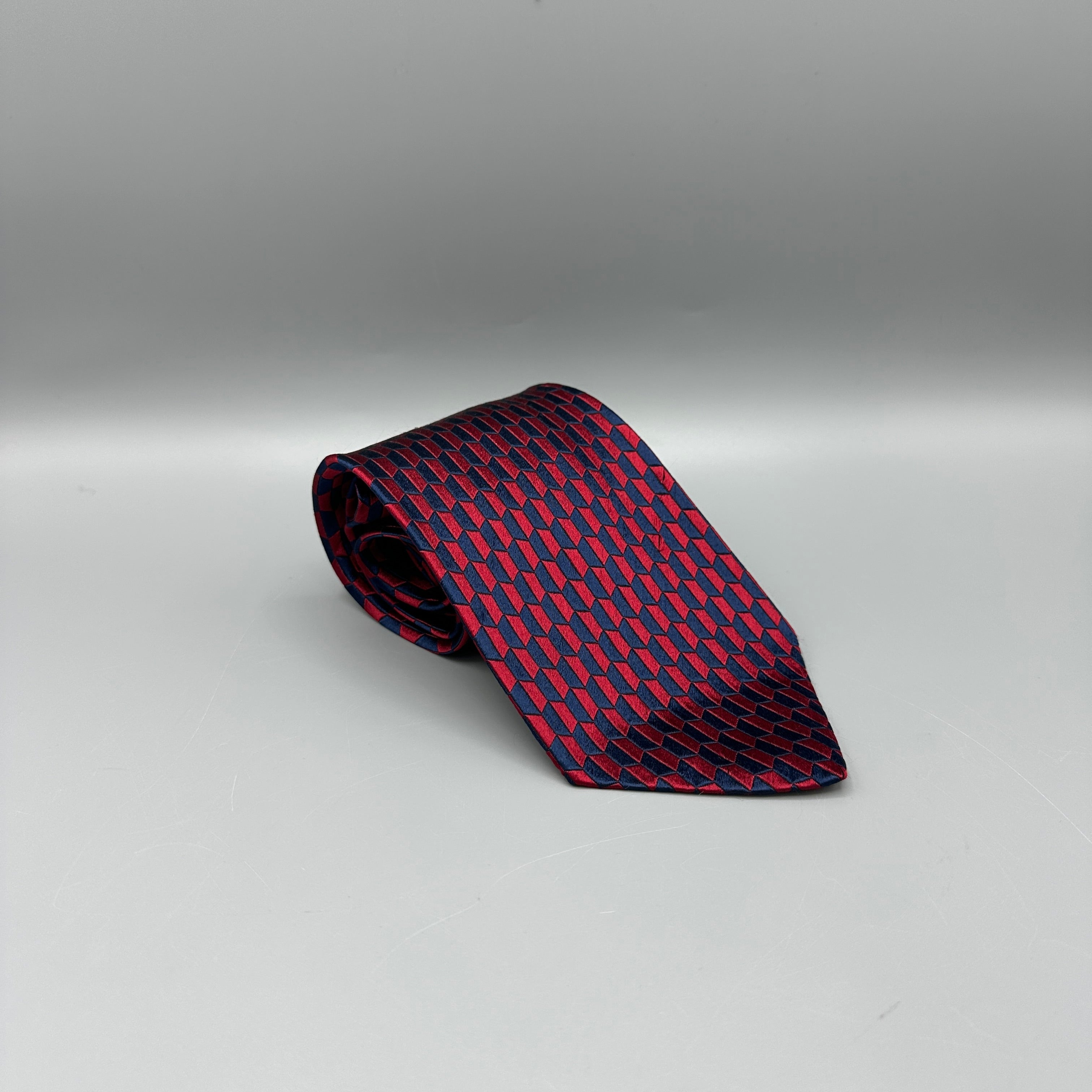 Cravate rouge et bleue Charvet