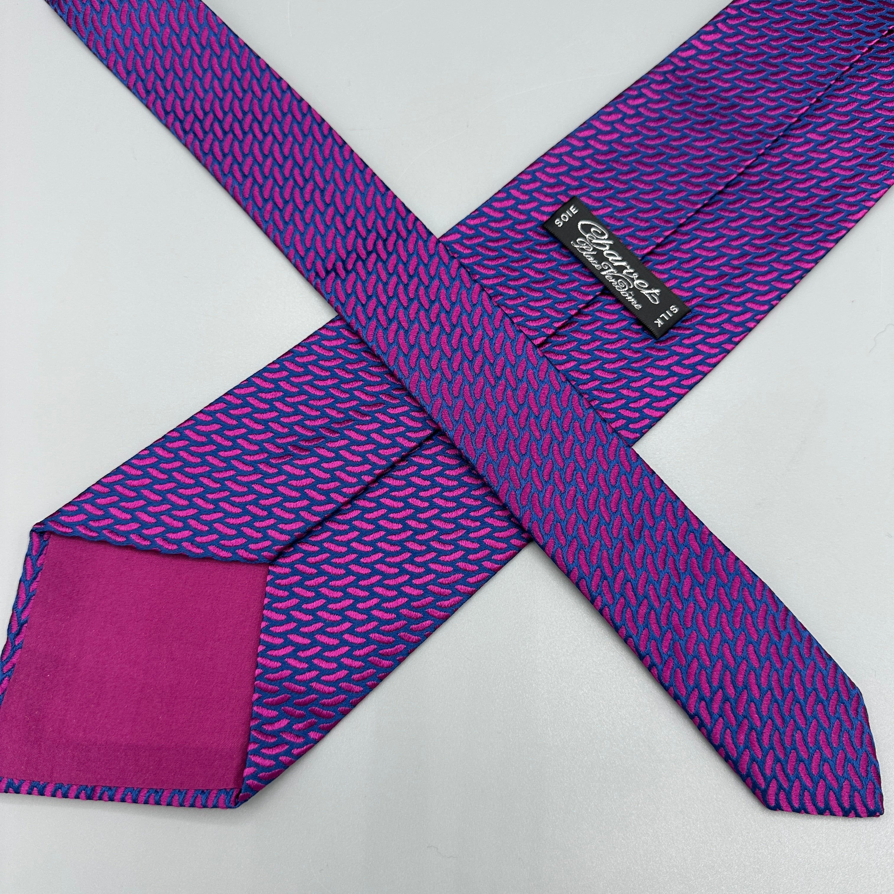 Cravate bleue Charvet