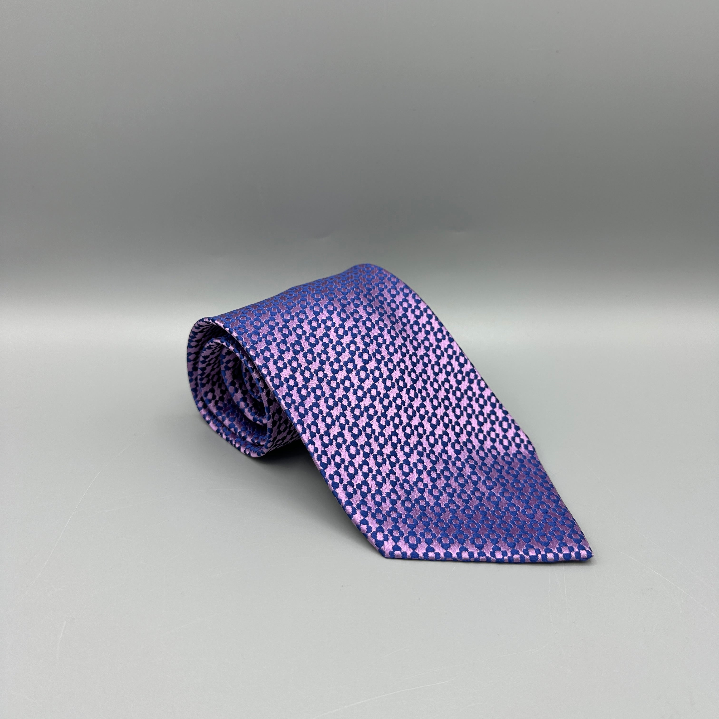 Cravate violette Charvet