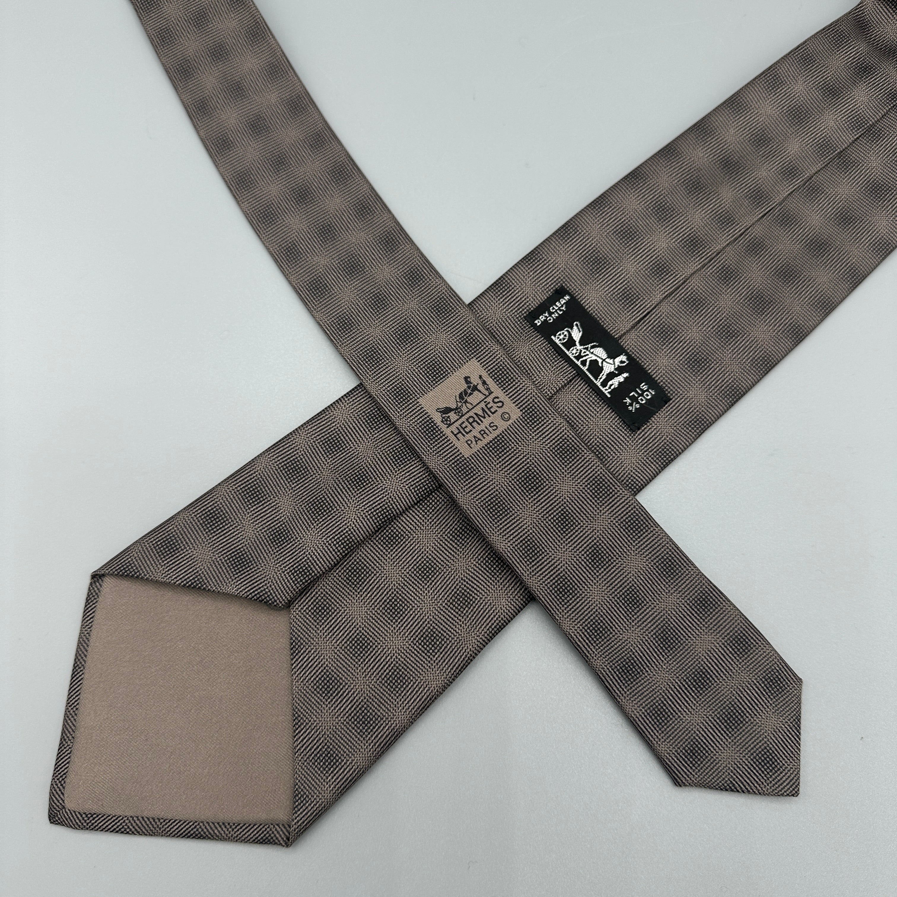 Hermès patterned tie