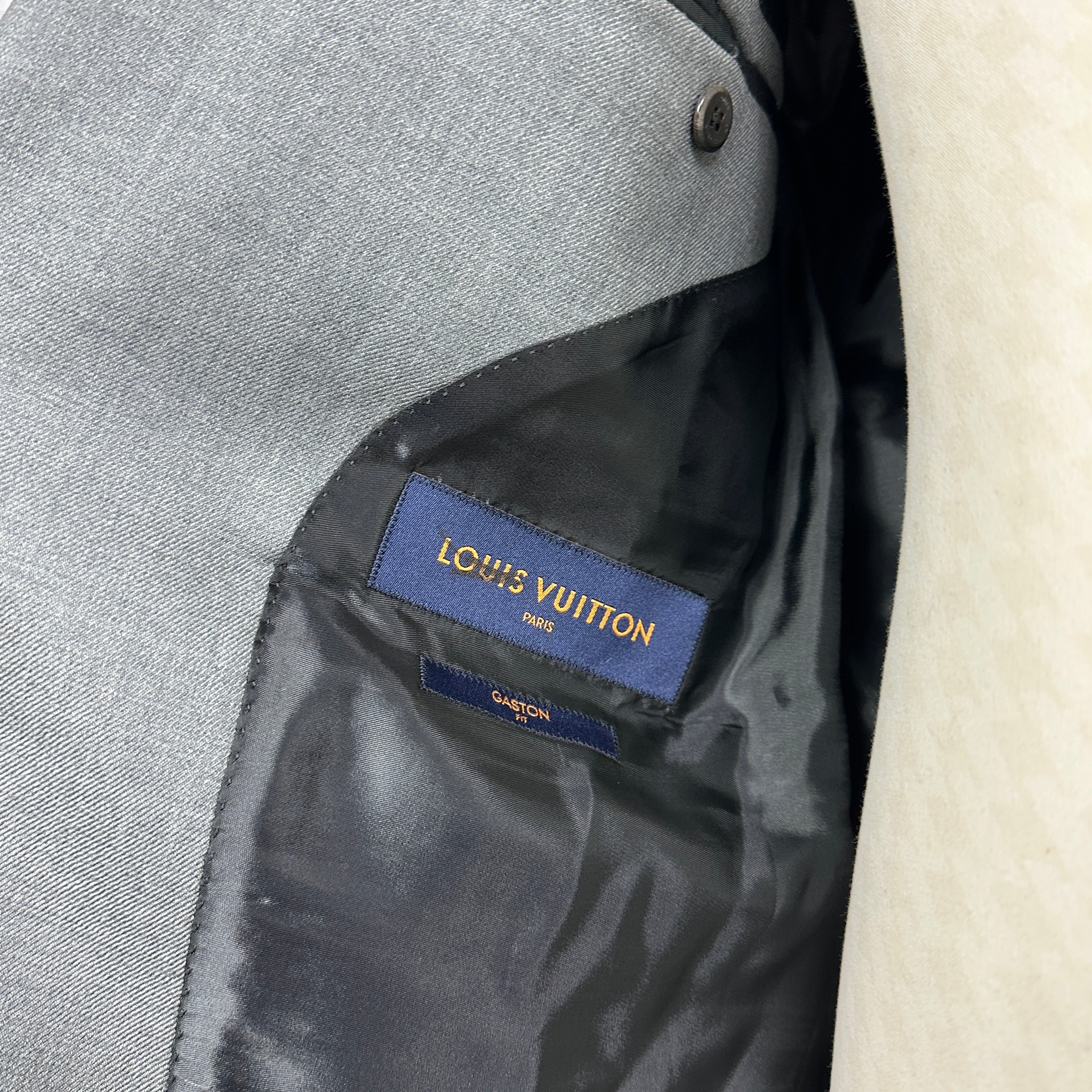 Costume gris Louis Vuitton