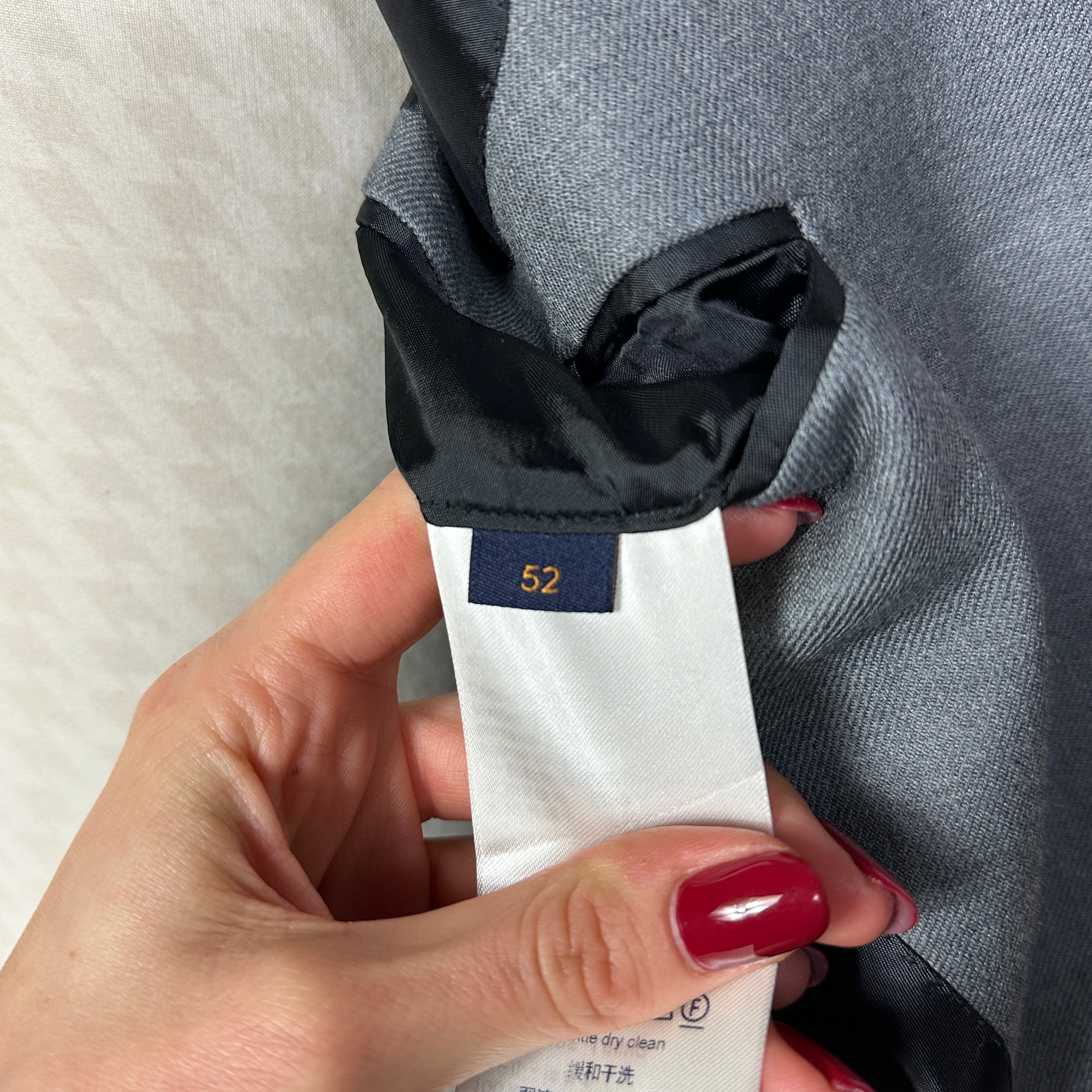 Costume gris Louis Vuitton