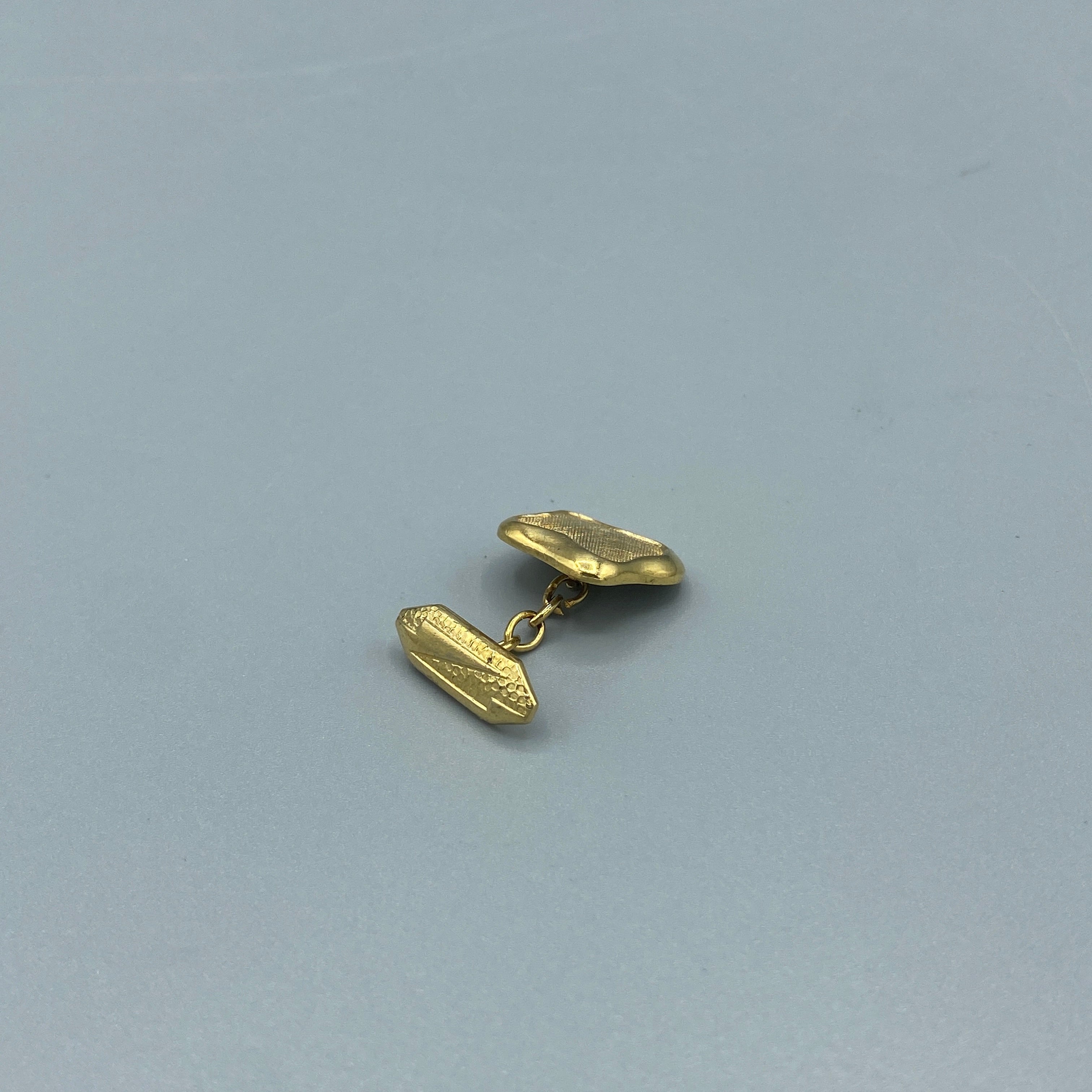 Boutons de manchette dorés vintage carrés