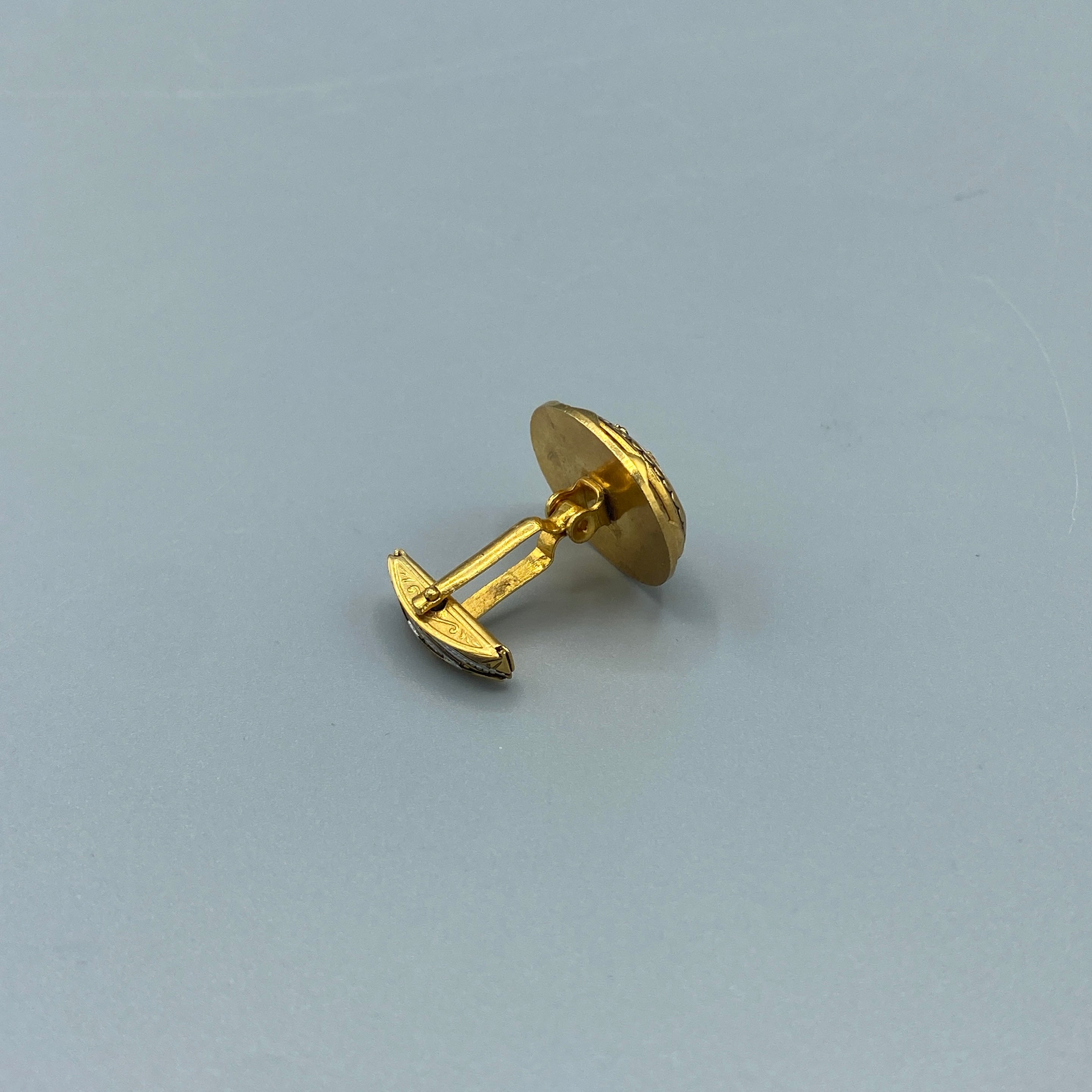 Boutons de manchette dorés ovales motifs toréadors