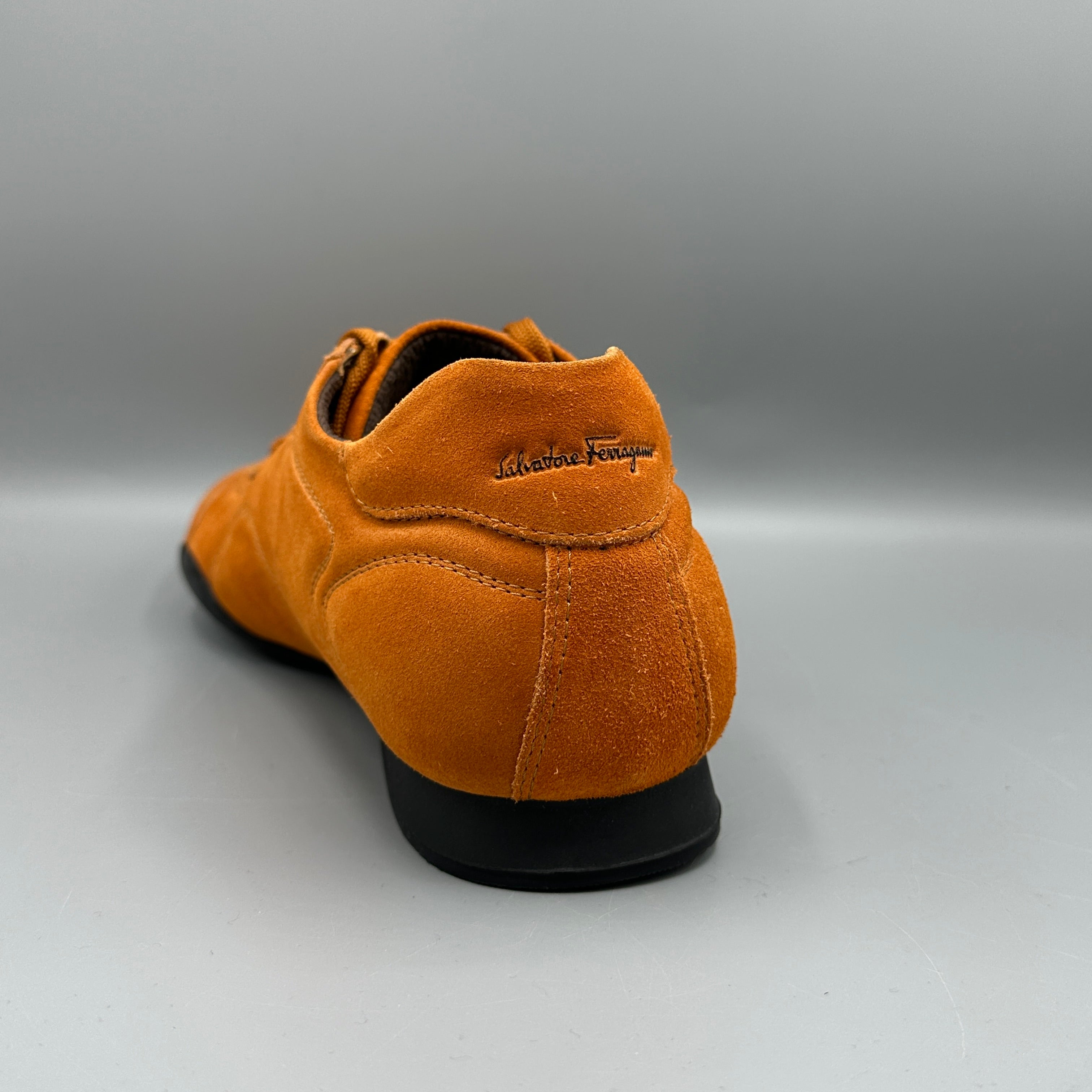 Baskets orange Ferragamo