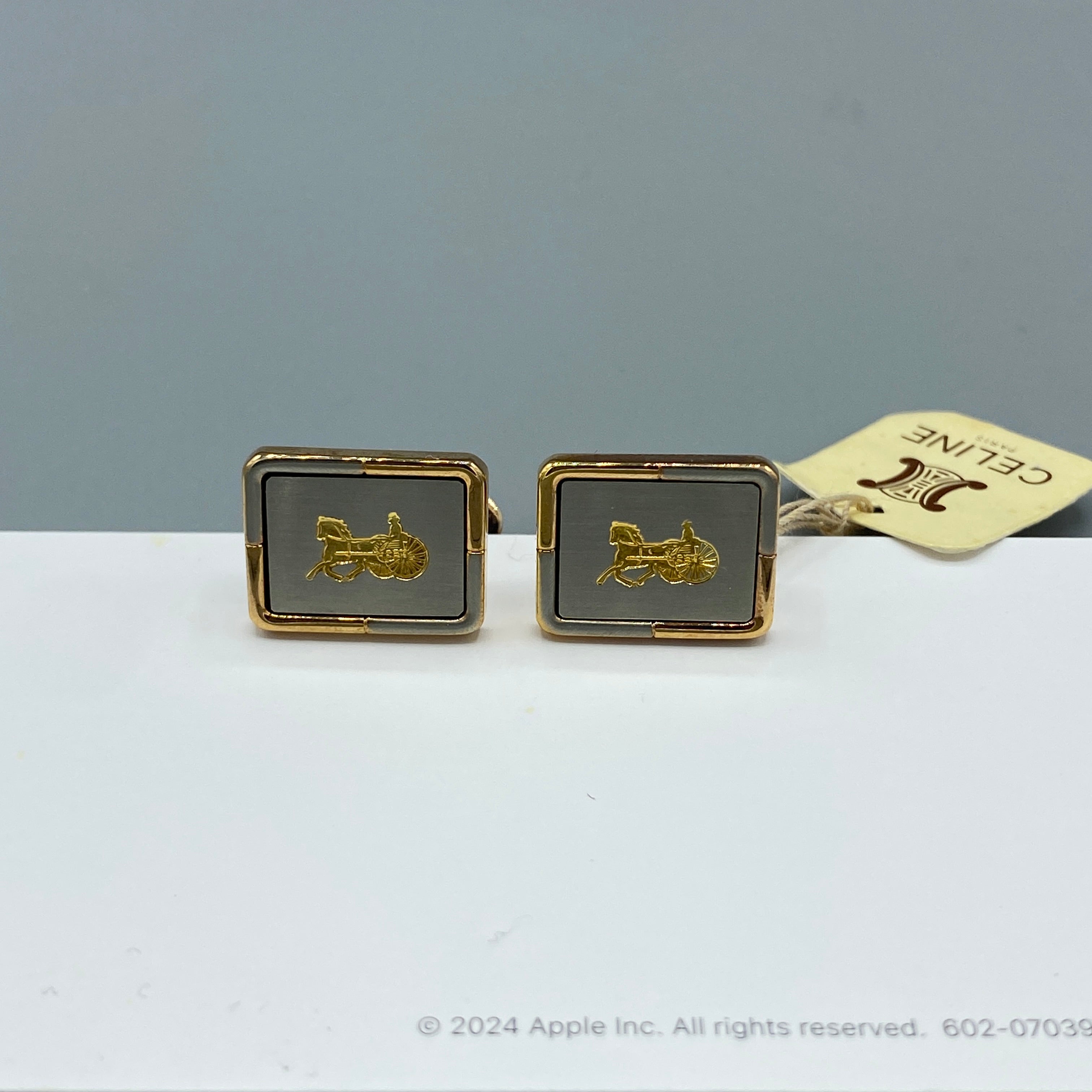 Boutons de manchette et pince à cravate dorés Céline