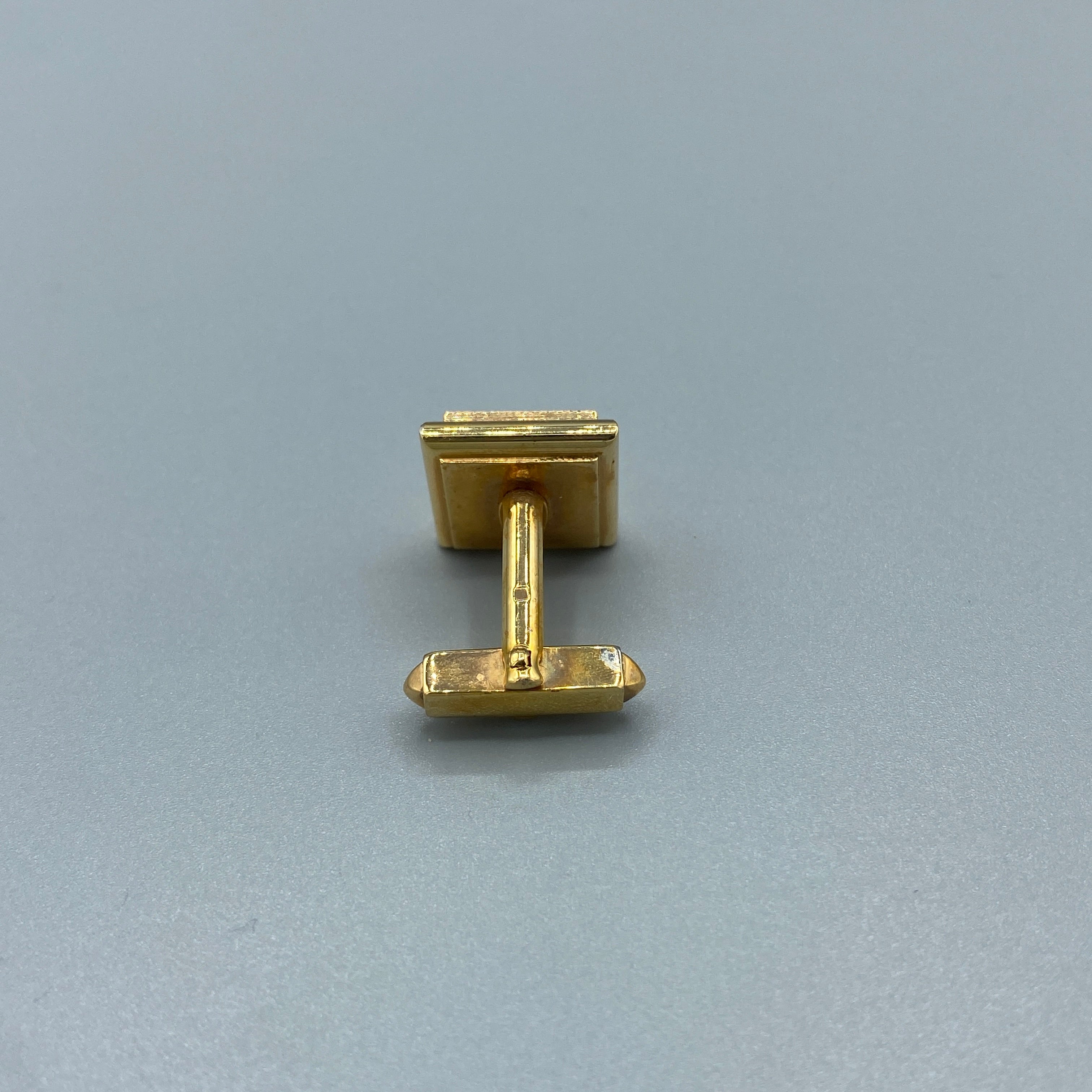 Boutons de manchette dorés Pierre Balmain