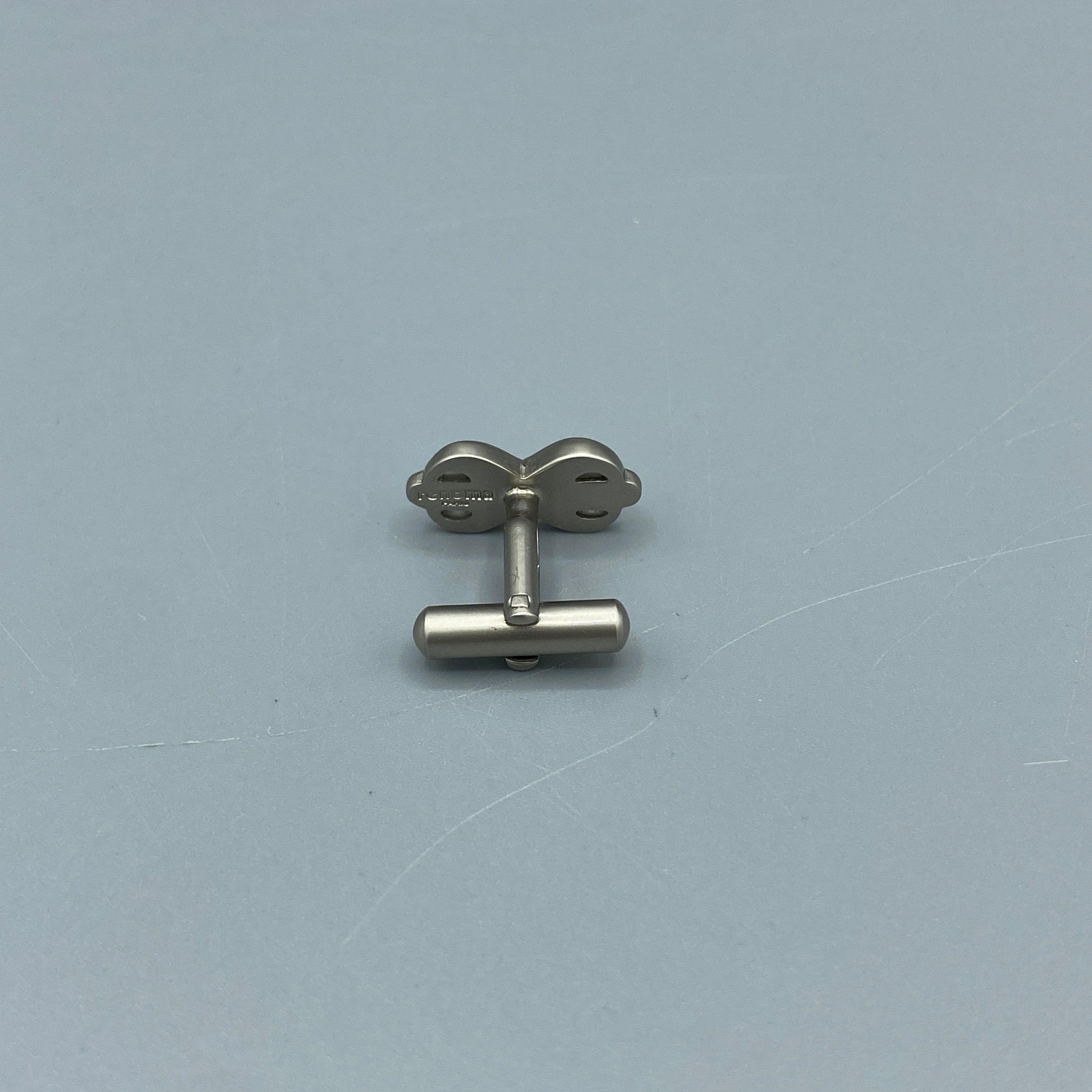 Boutons de manchette et pince à cravate argentés Renoma