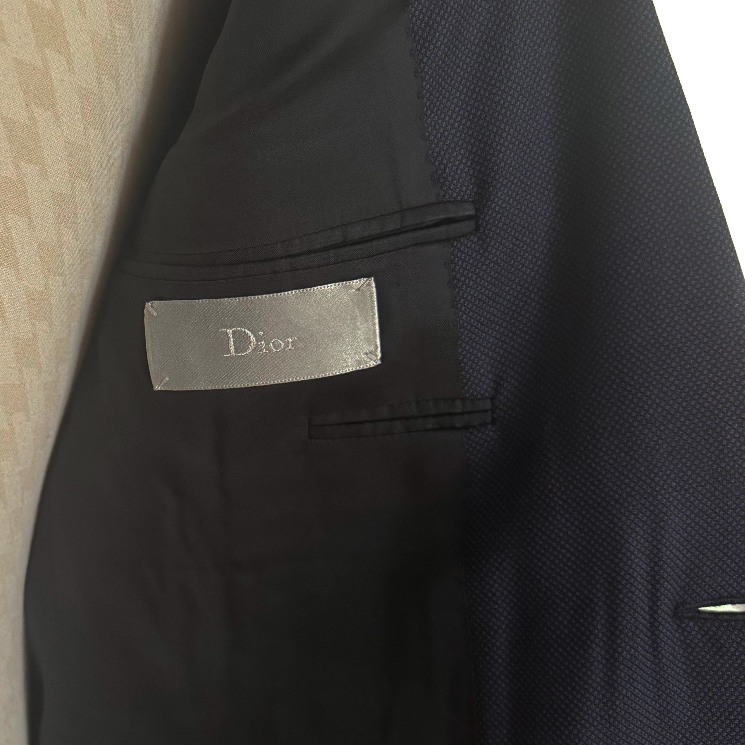 Costume Dior bleu marine à tissu texturé