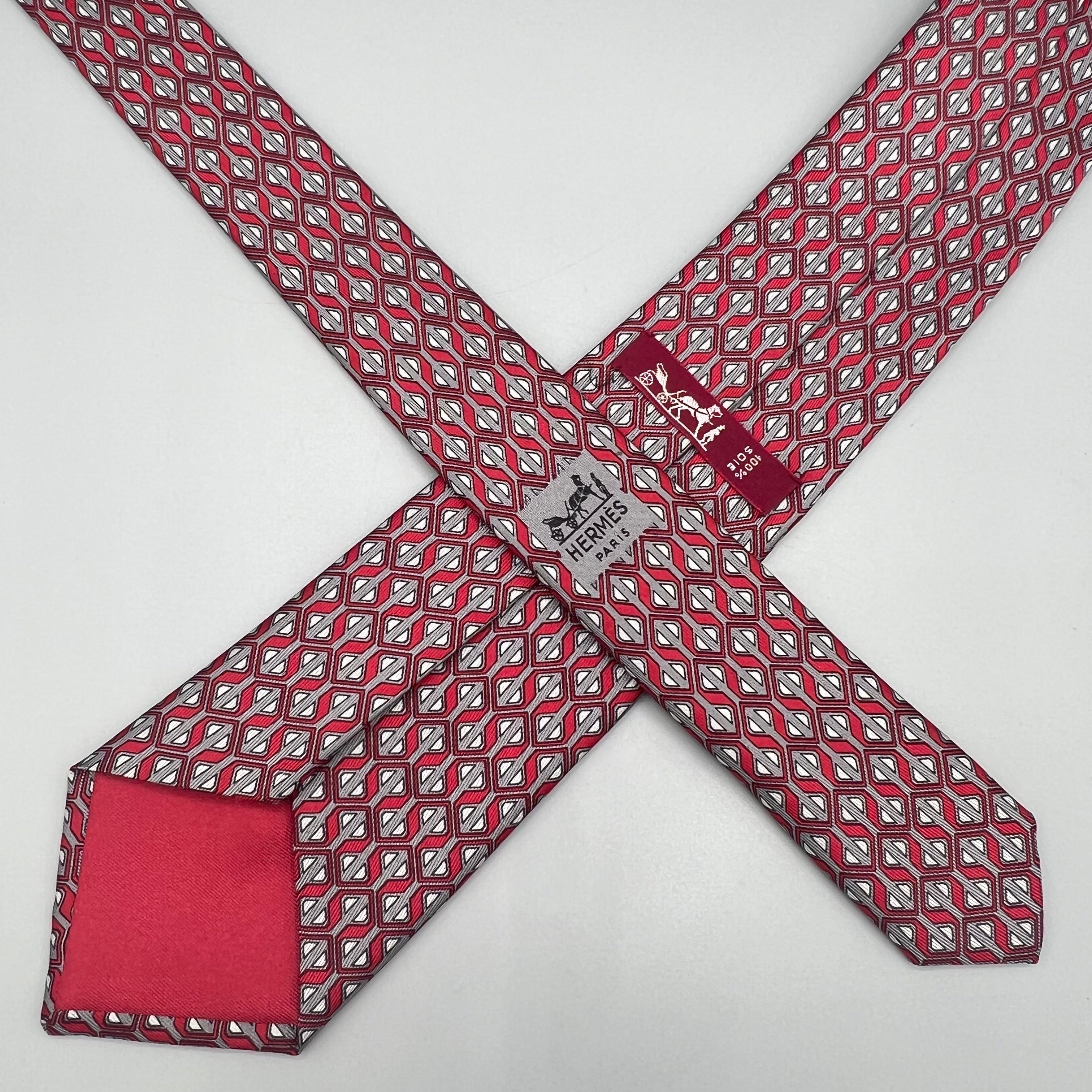 Cravate Hermès bordeaux à motifs gris