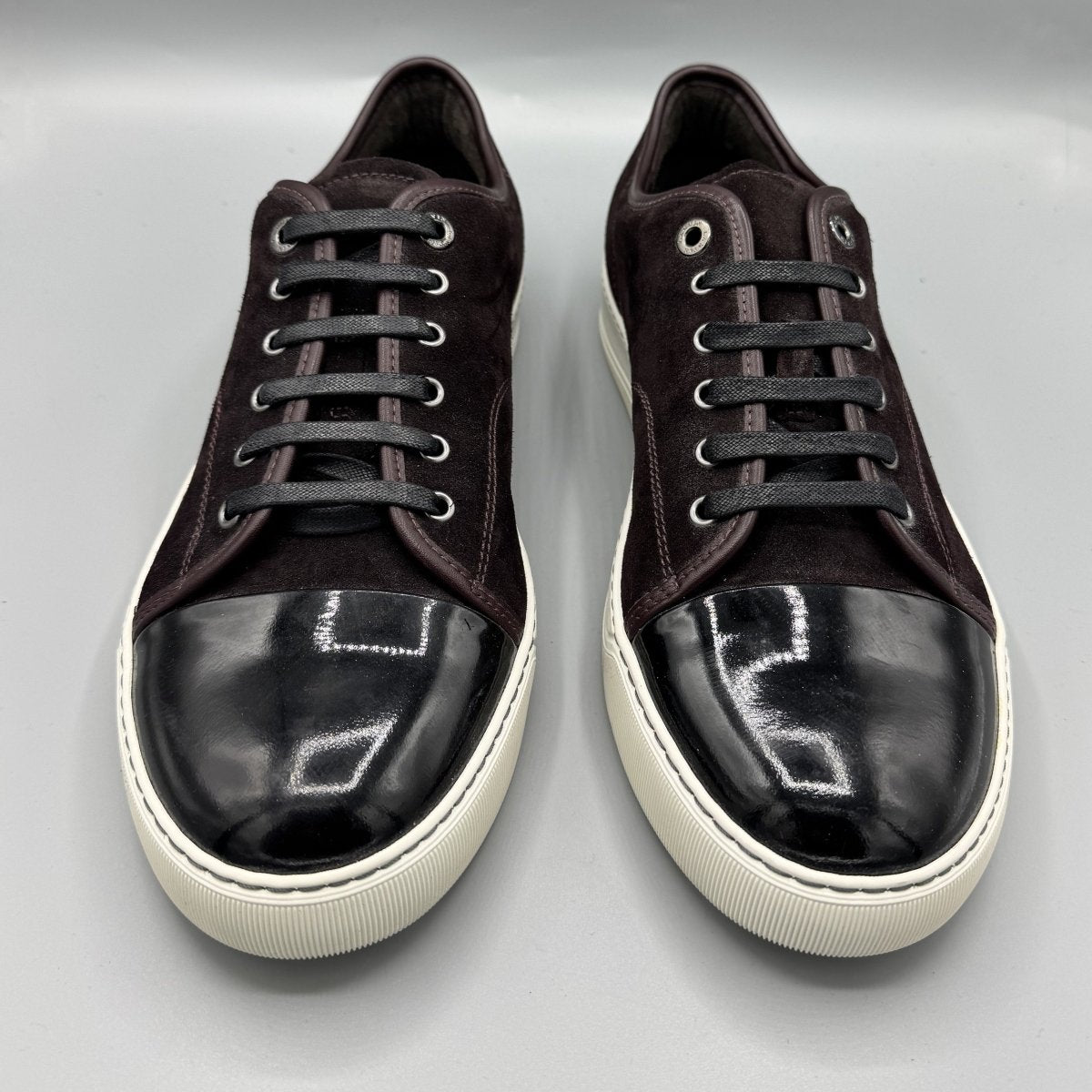 Baskets Lanvin bordeaux en daim et cuir verni - Le Beau Gustave