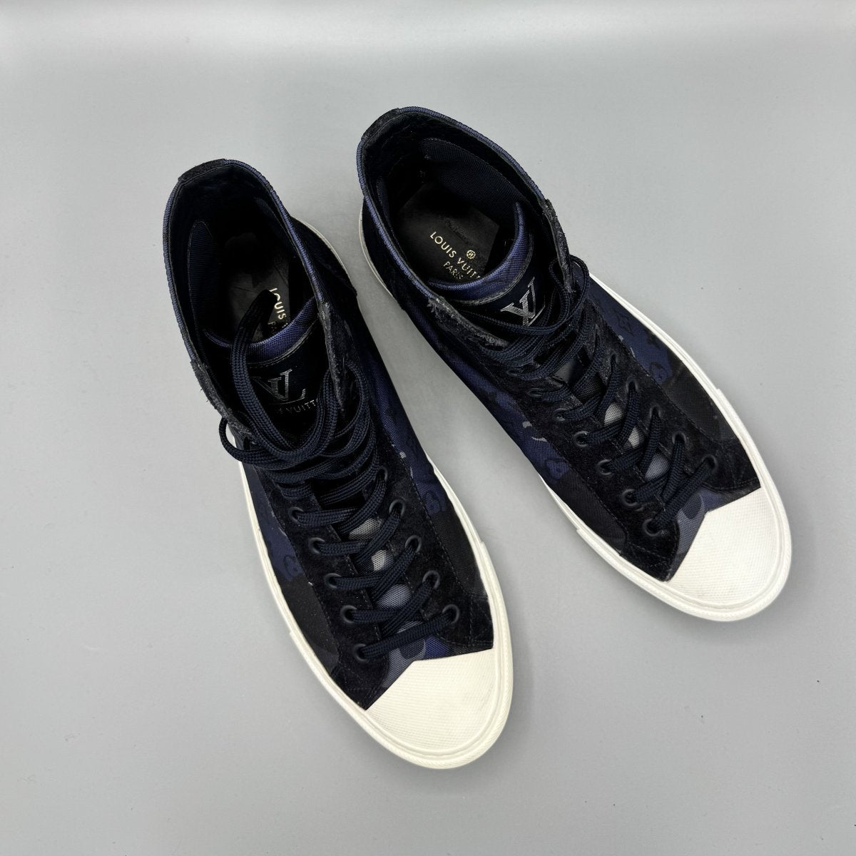 Baskets montantes Louis Vuitton Tattoo Monogram Galaxy bleu marine - Le Beau Gustave