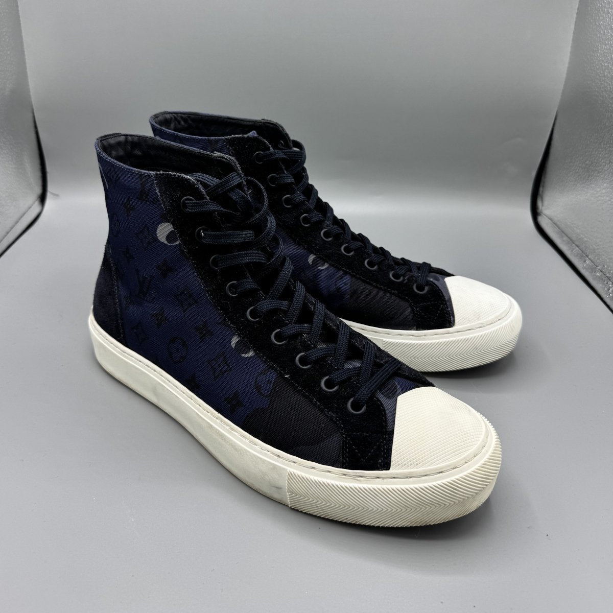 Baskets montantes Louis Vuitton Tattoo Monogram Galaxy bleu marine - Le Beau Gustave