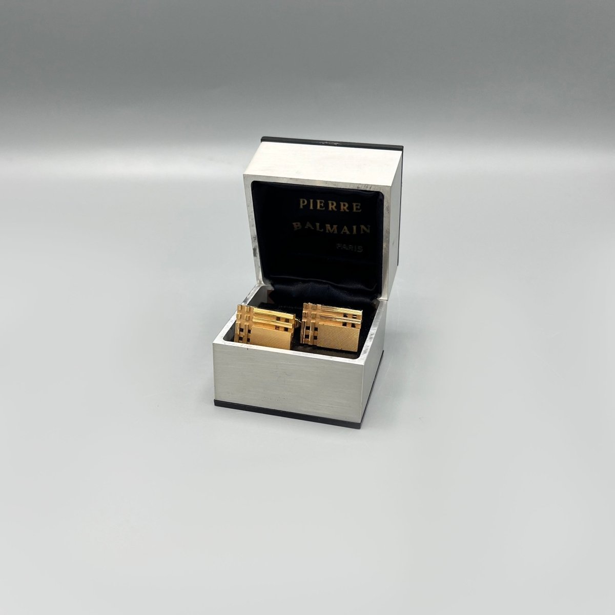 Boutons de manchette dorés Pierre Balmain - Le Beau Gustave