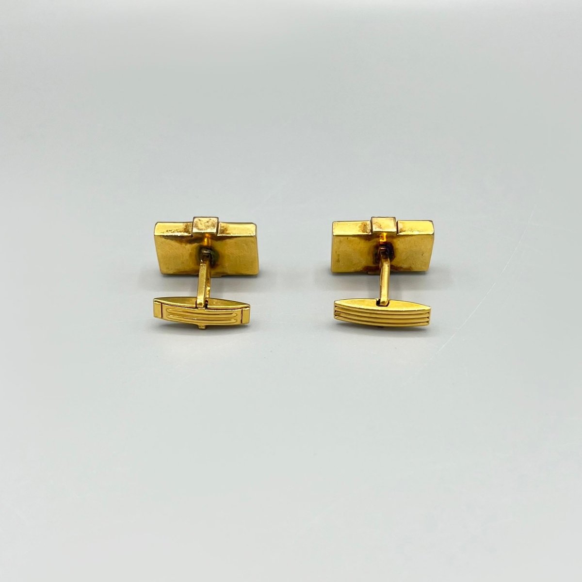 Boutons de manchette dorés Pierre Balmain vintage - Le Beau Gustave