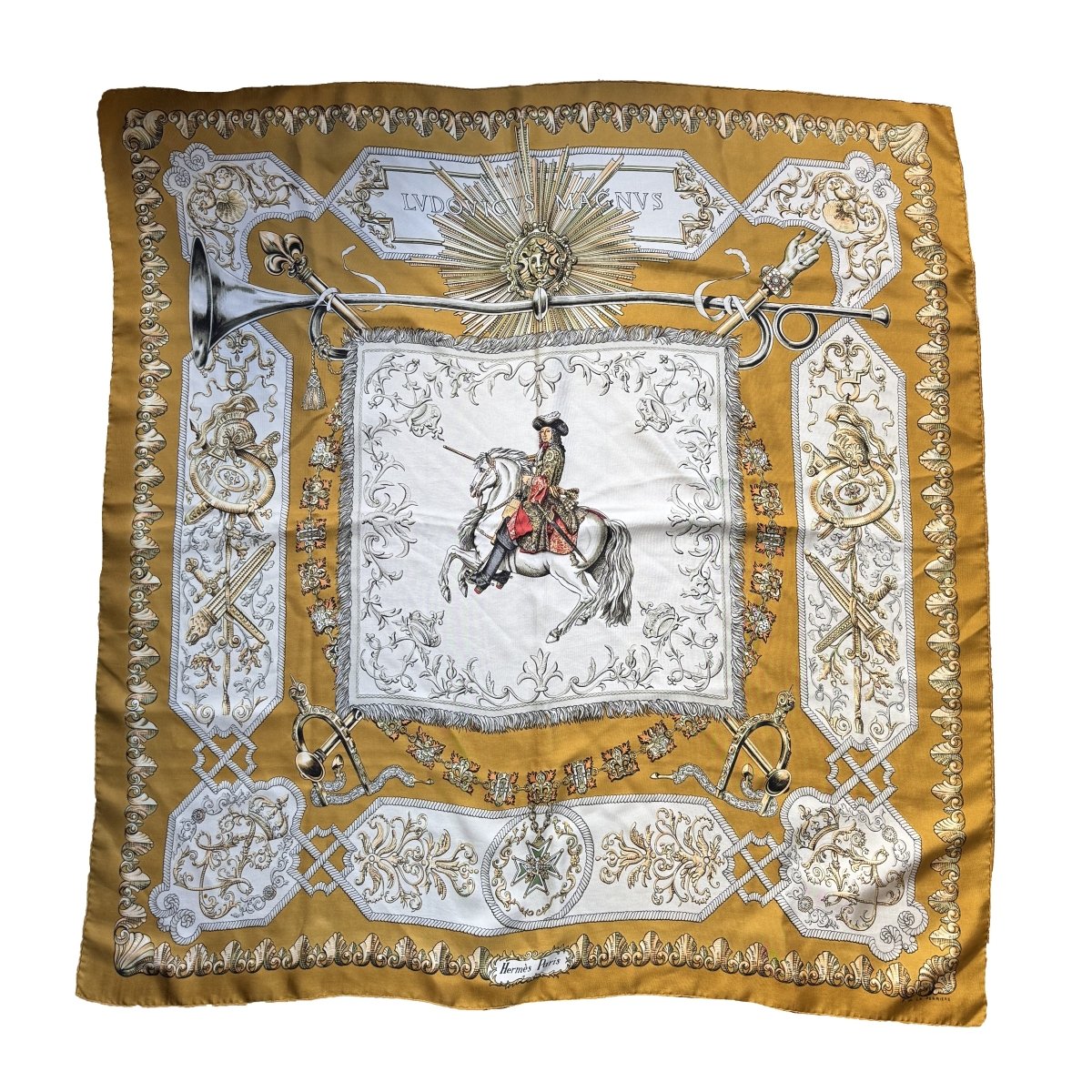Carré Hermès "Ludovicus Magnus" par F. de La Perrière - Le Beau Gustave