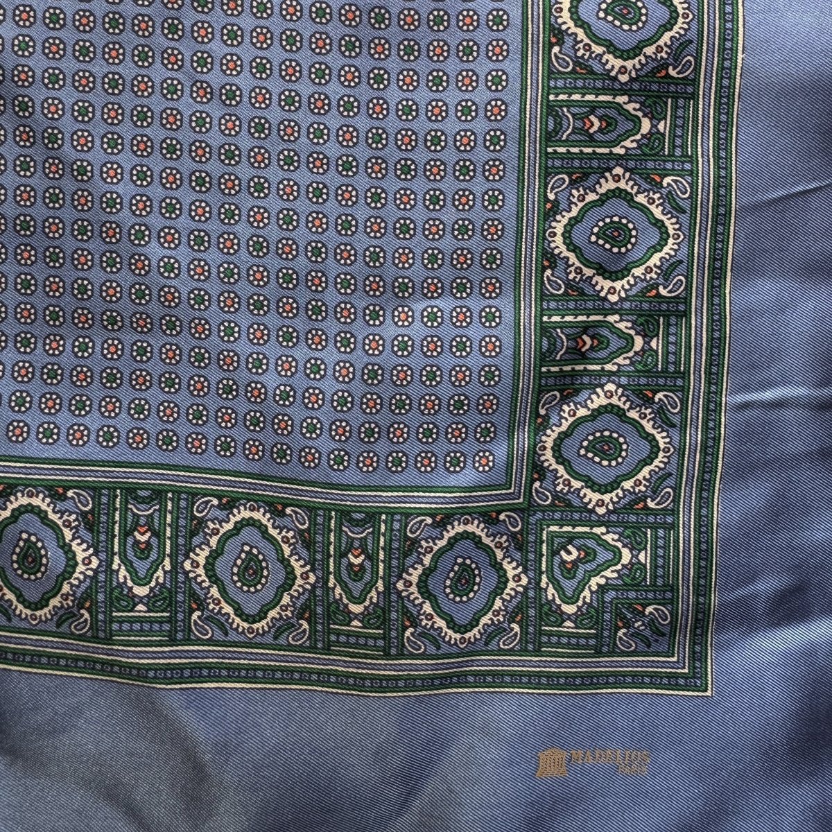 Carré Madelios Paris bleu à motif cachemire - Le Beau Gustave