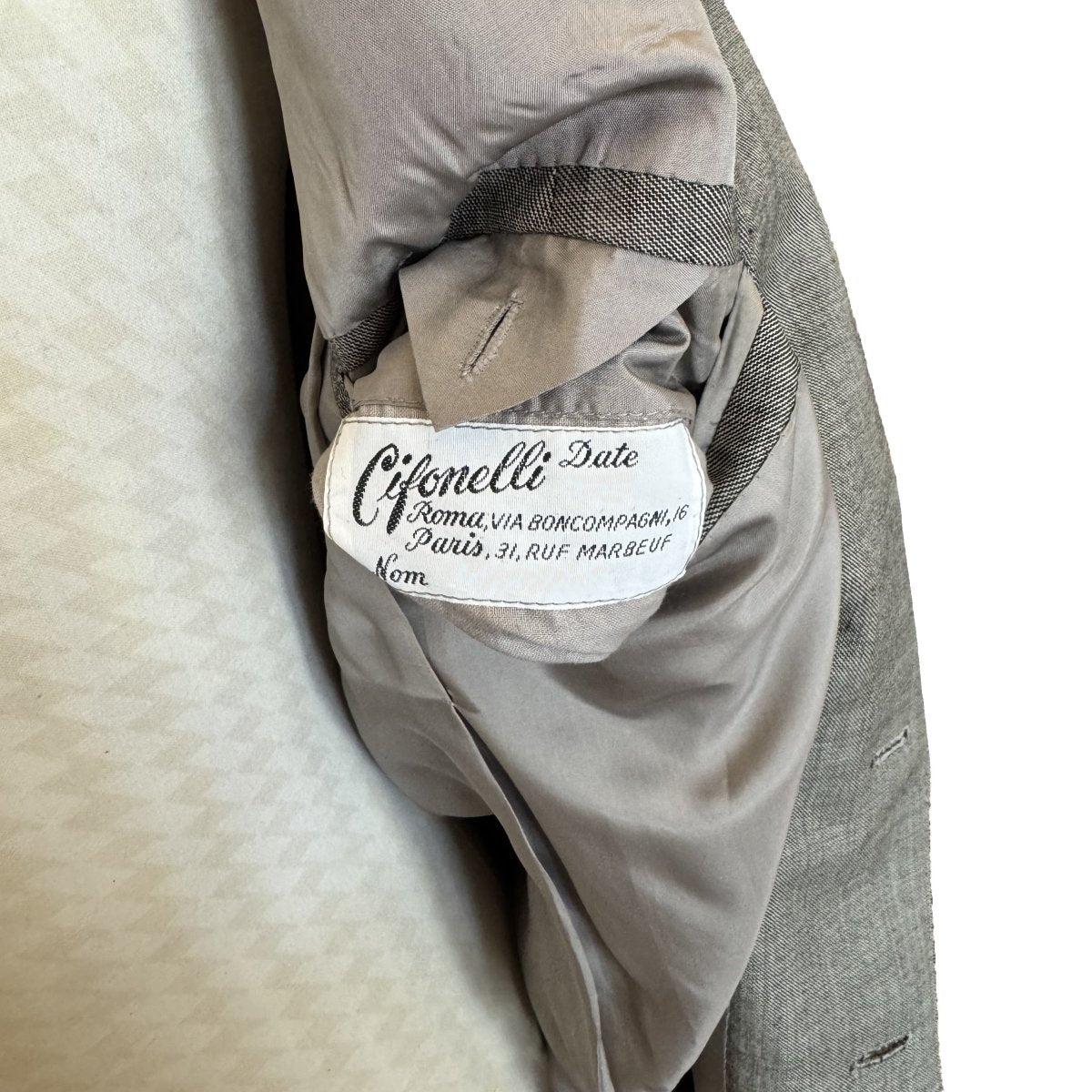 Costume Cifonelli sur mesure gris chiné - Le Beau Gustave