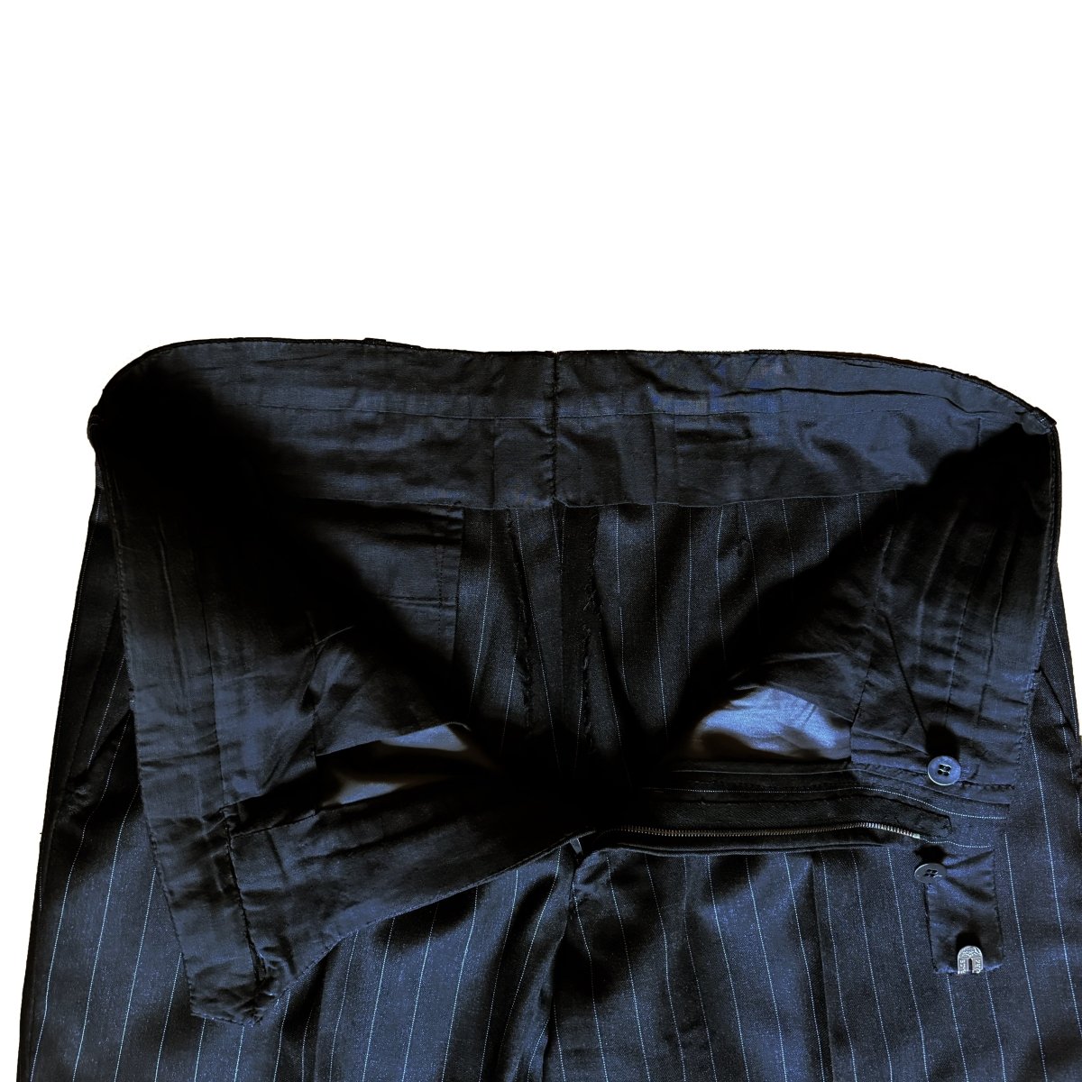 Costume Cifonelli sur mesure noir à fines rayures tennis - Le Beau Gustave