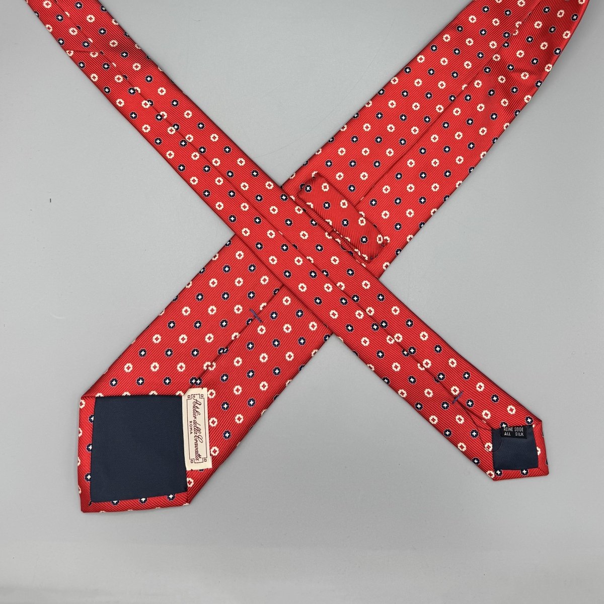 Cravate Atelier della Cravatta rouge à petits motifs géométriques - Le Beau Gustave