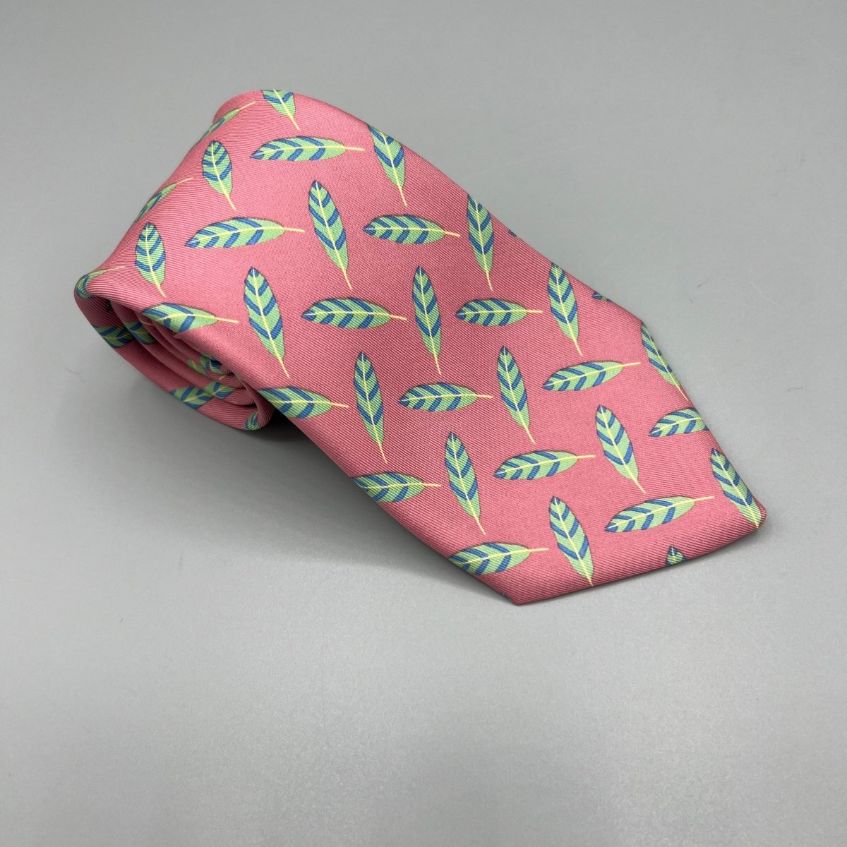 Cravate Hermès rose à feuilles vertes - Le Beau Gustave