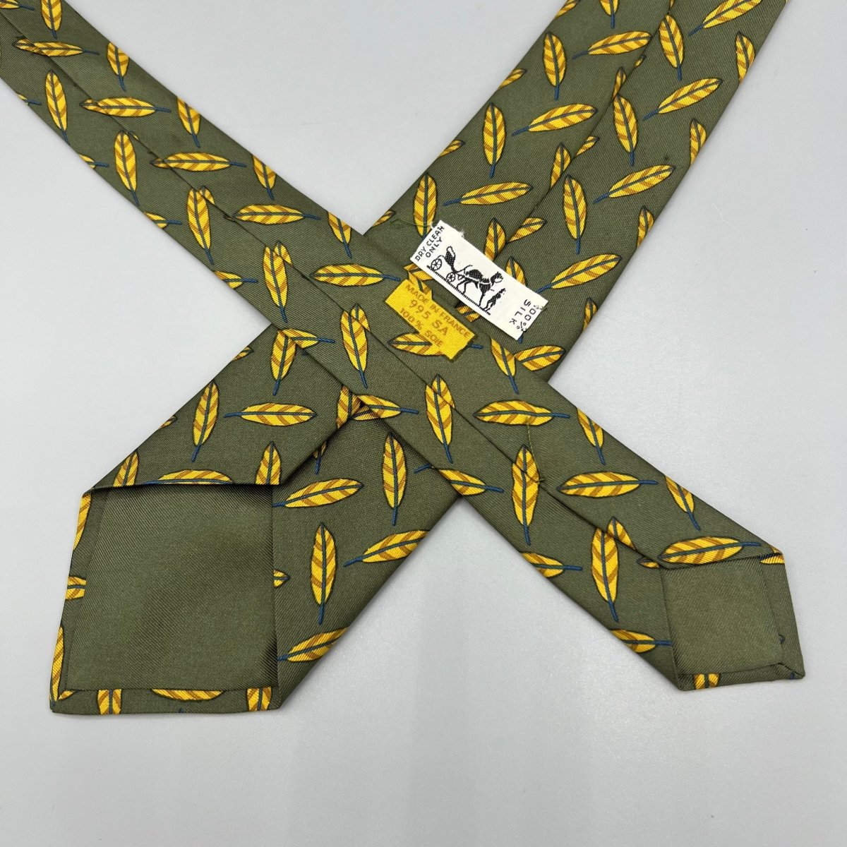 Cravate Hermès verte à feuilles jaunes - Le Beau Gustave