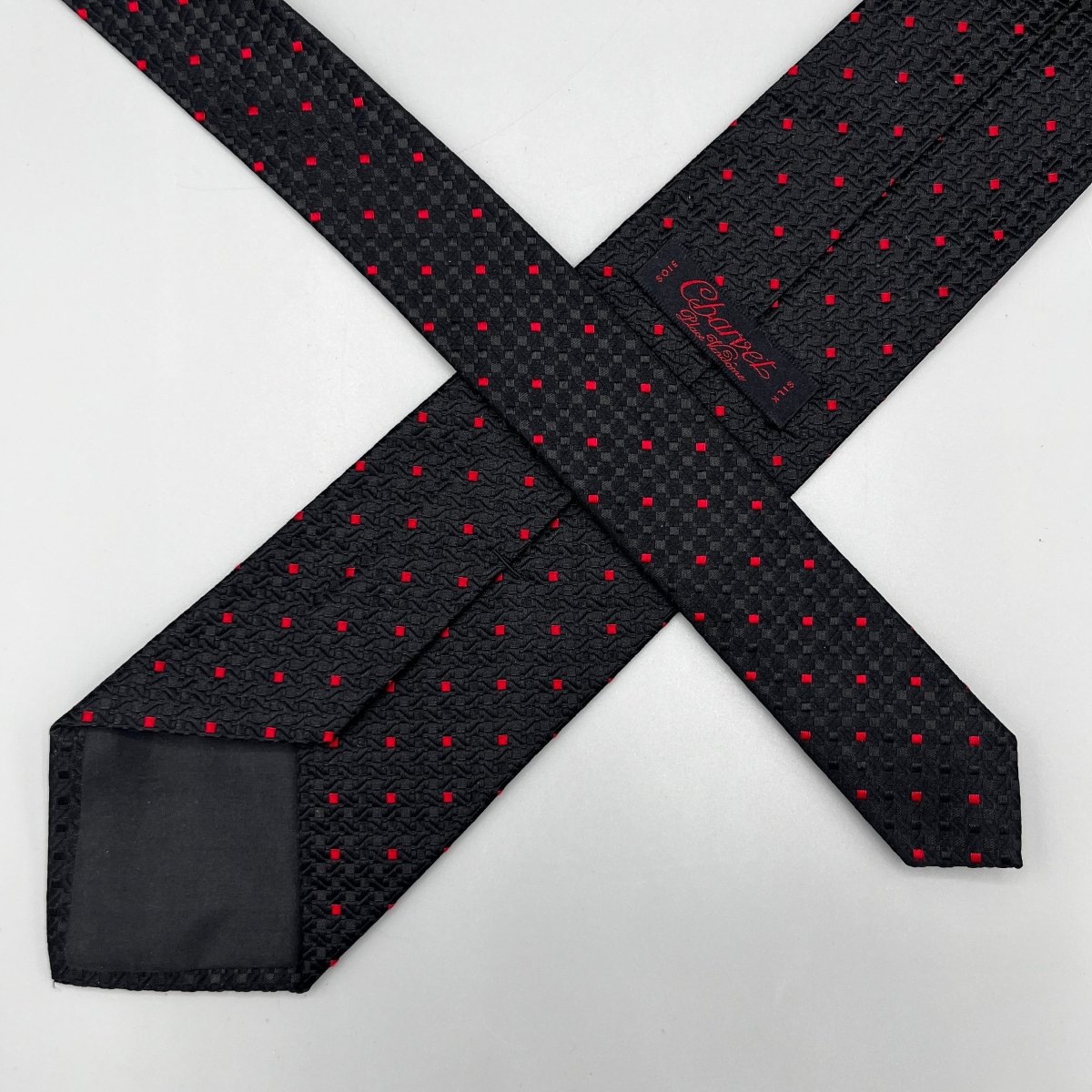 Cravate noire à points rouges Charvet - Le Beau Gustave