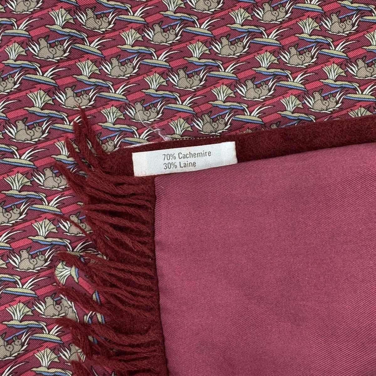 Écharpe réversible Hermès bordeaux en cachemire et laine - Le Beau Gustave