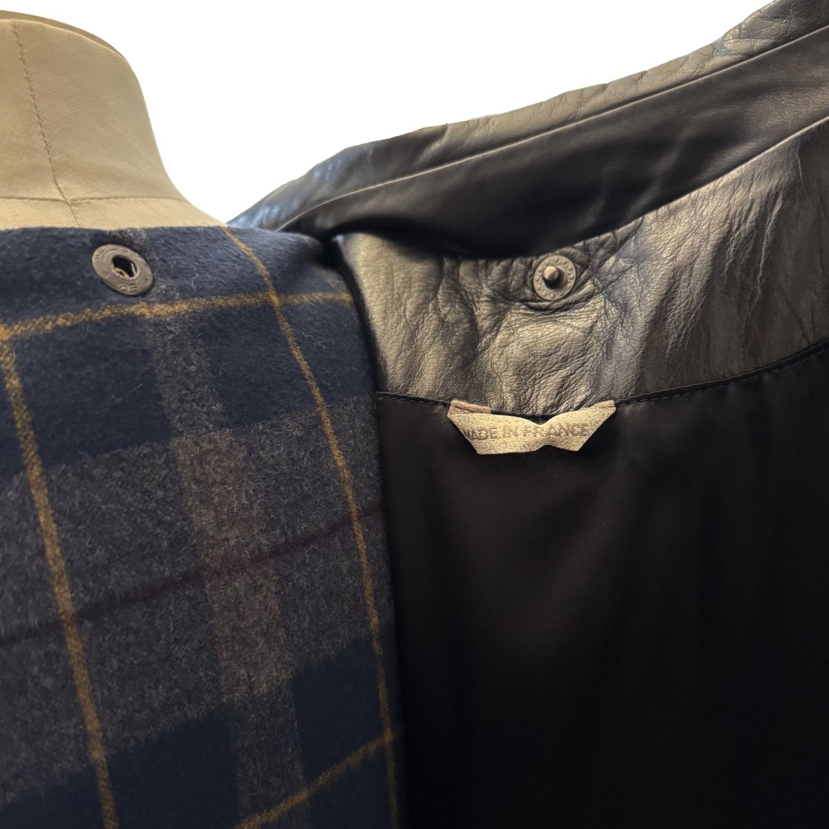 Manteau Christian Dior en cuir noir avec gilet amovible en fourrure - Le Beau Gustave