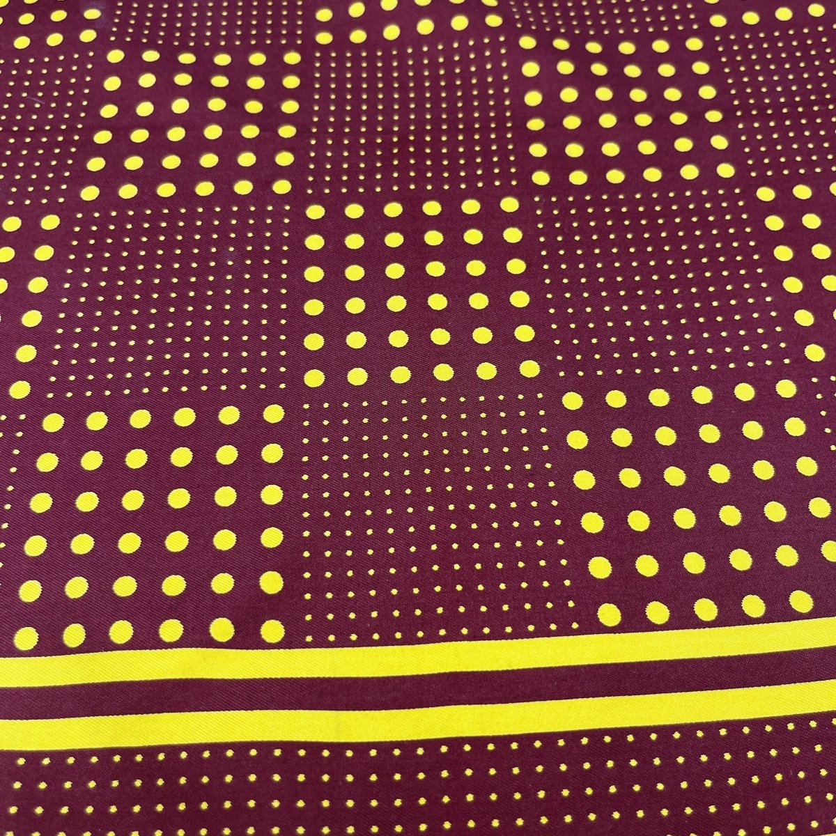 Pochette en soie bordeaux à motifs jaunes Sulka - Le Beau Gustave