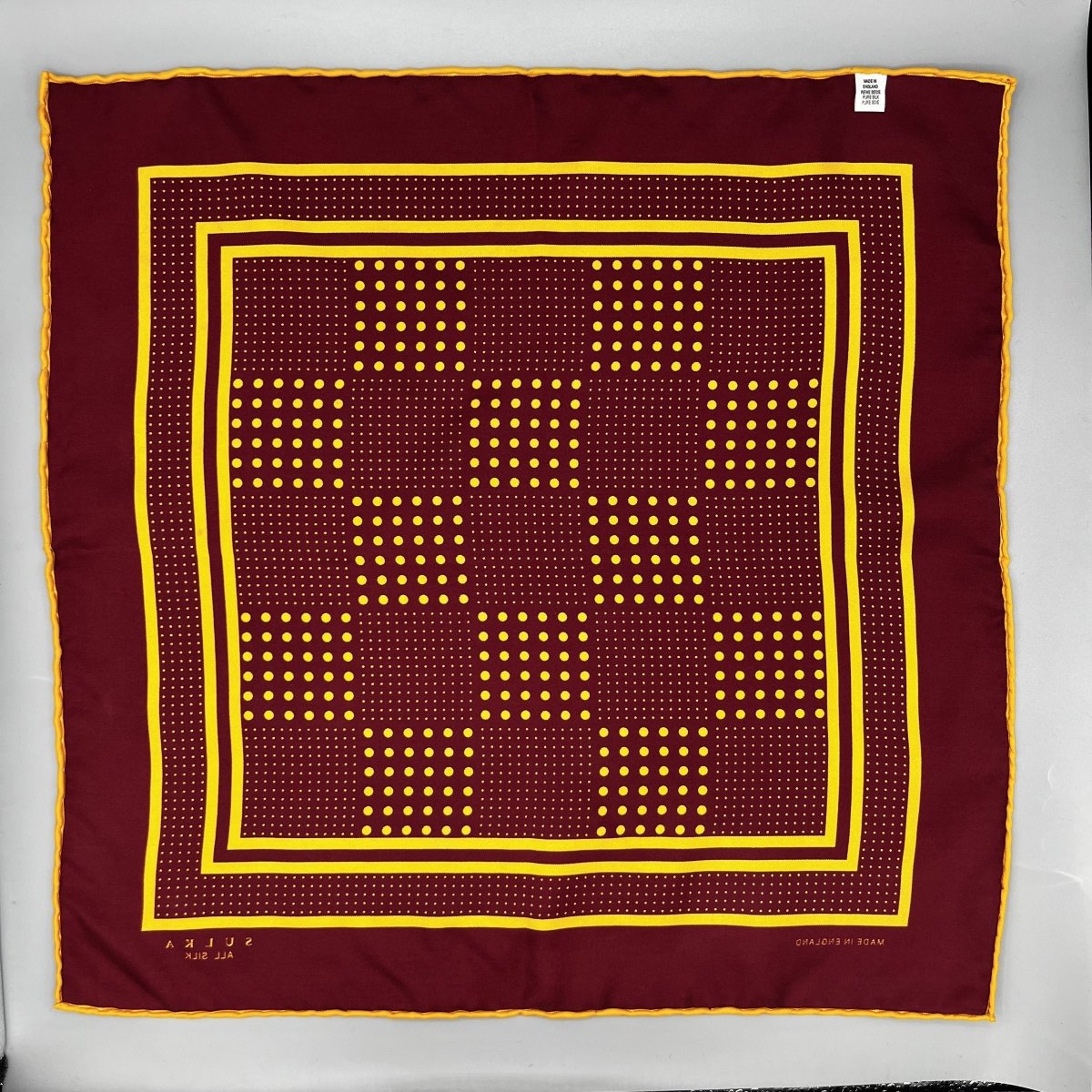 Pochette en soie bordeaux à motifs jaunes Sulka - Le Beau Gustave