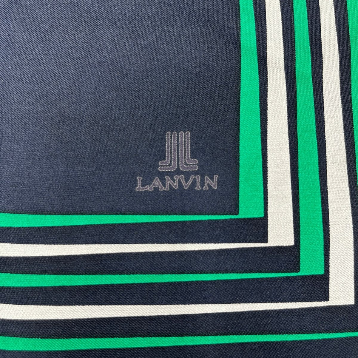Pochette Lanvin bleu marine à motifs vert et gris - Le Beau Gustave