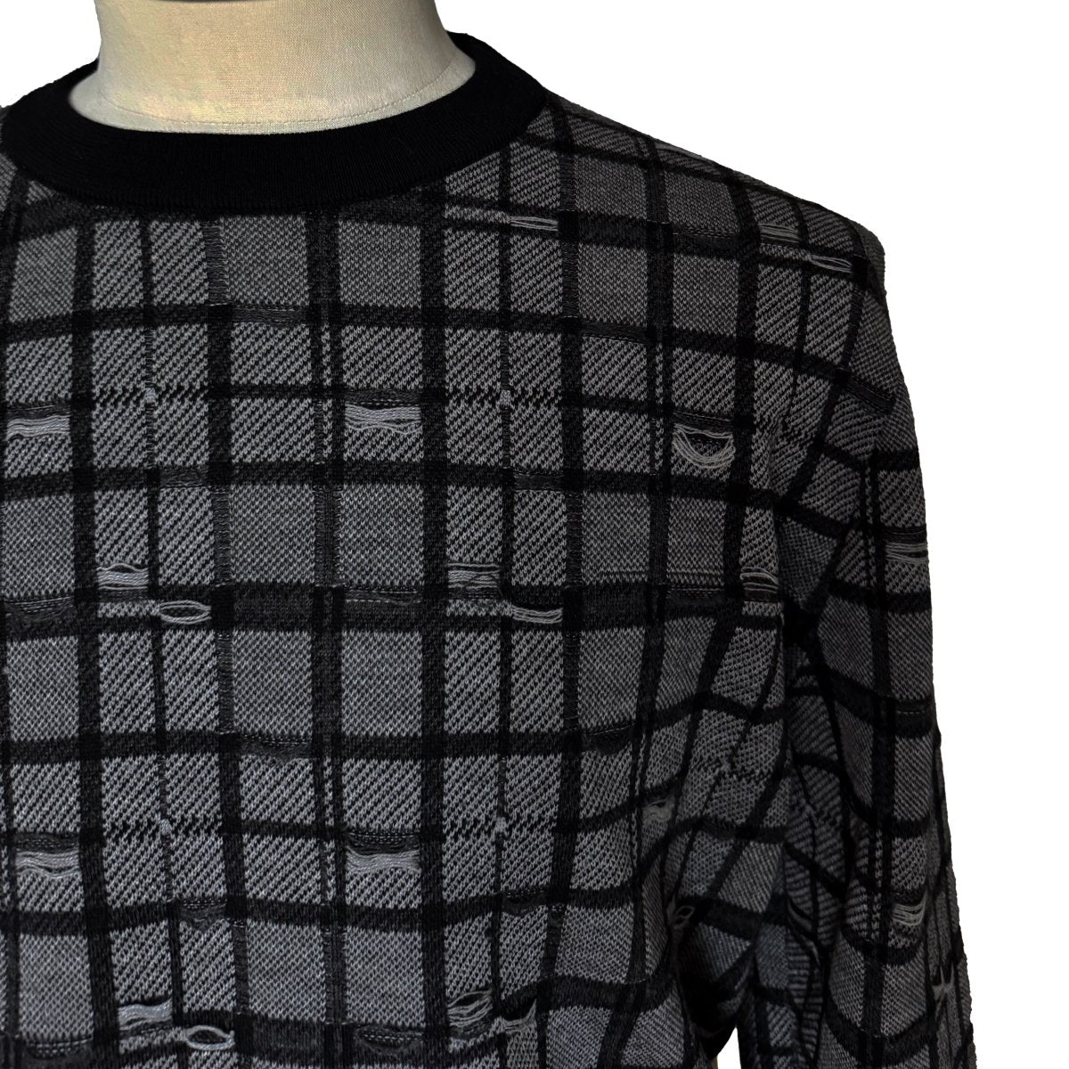 Pull Dior à carreaux gris et noir effet ajouré - Le Beau Gustave
