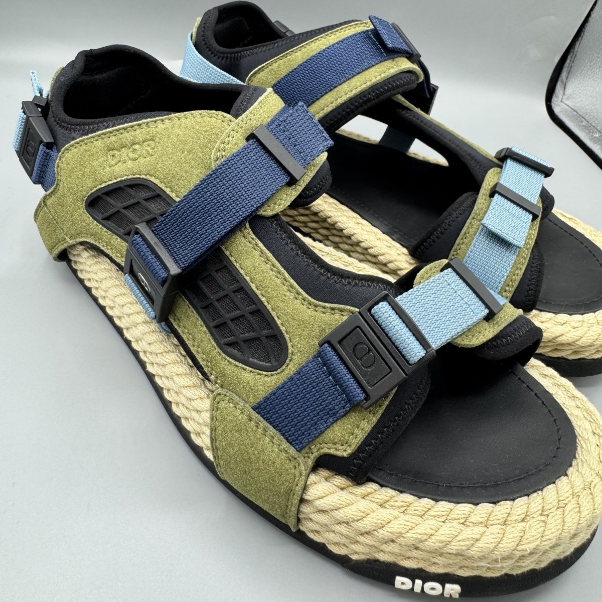 Sandales Dior Atlas vertes, bleues et noires - Le Beau Gustave