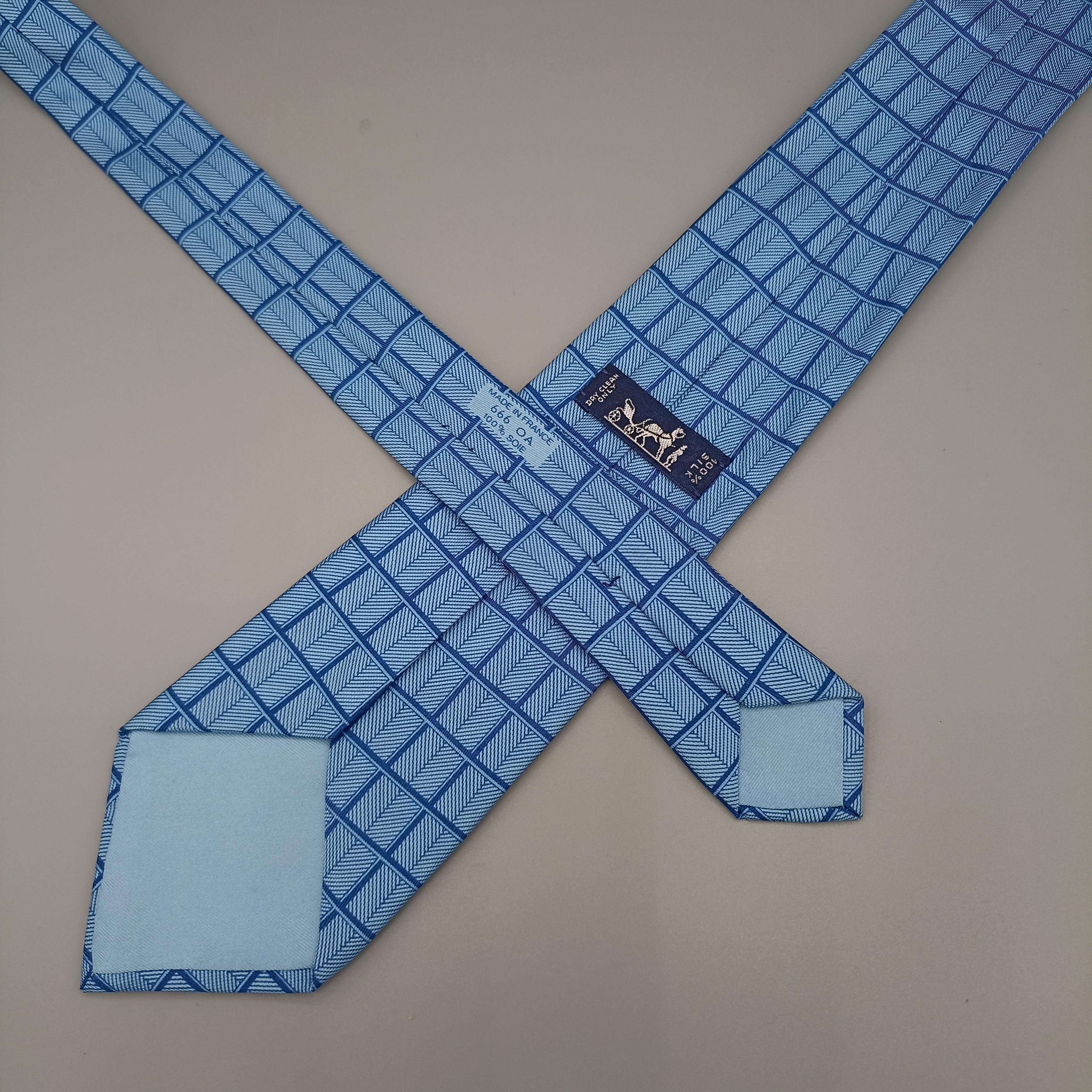 Cravate bleue Hermès