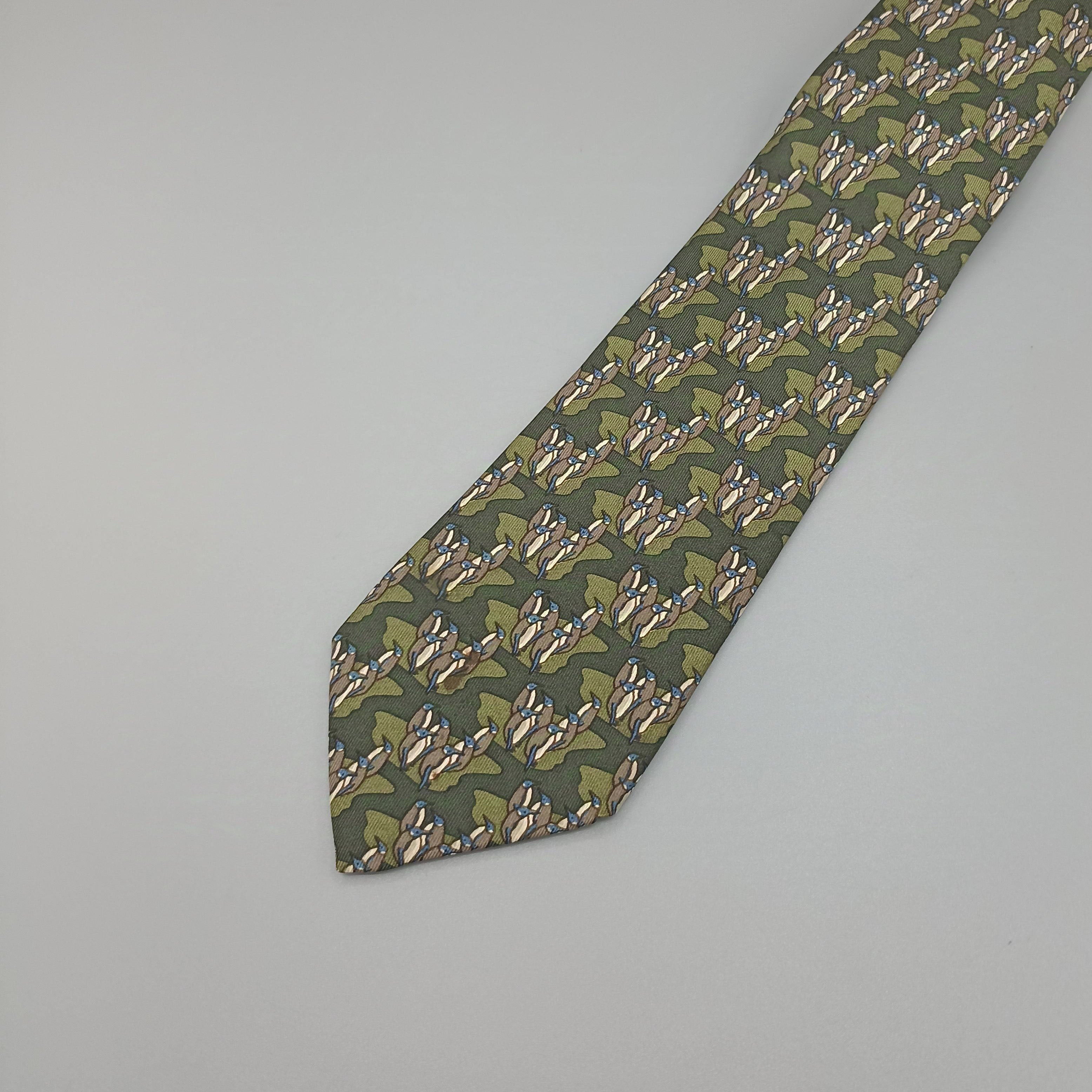 Cravate Hermès kaki à motif