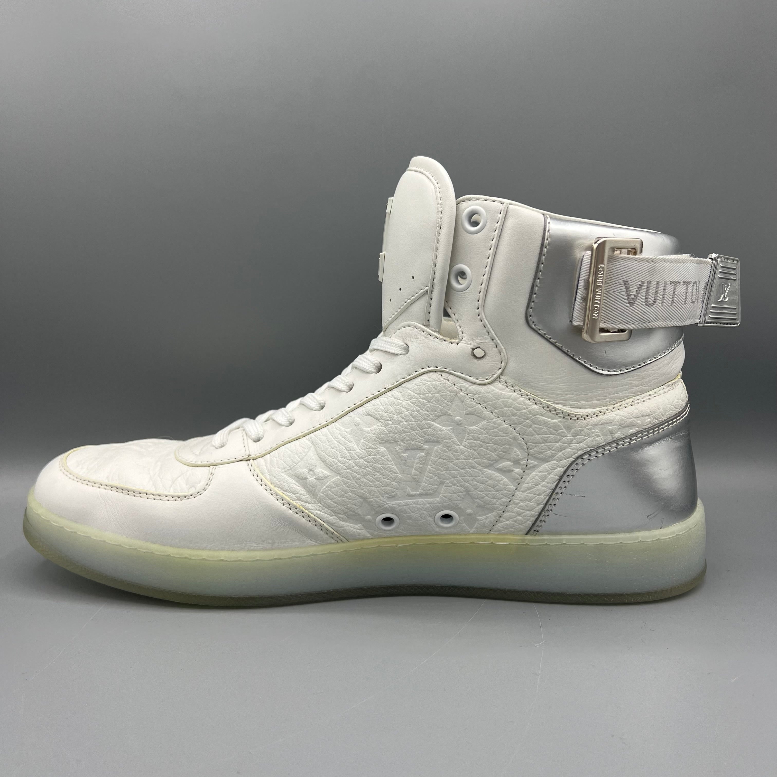 Chaussure louis vuitton montante 2025