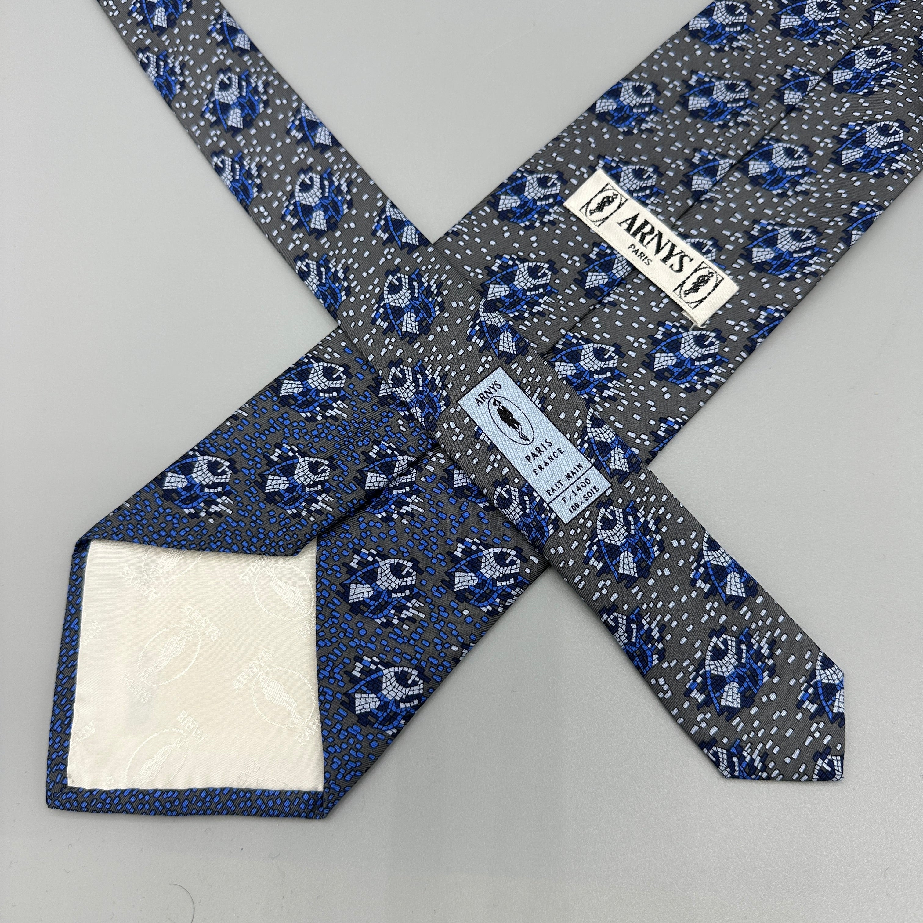 Cravate grise Arnys