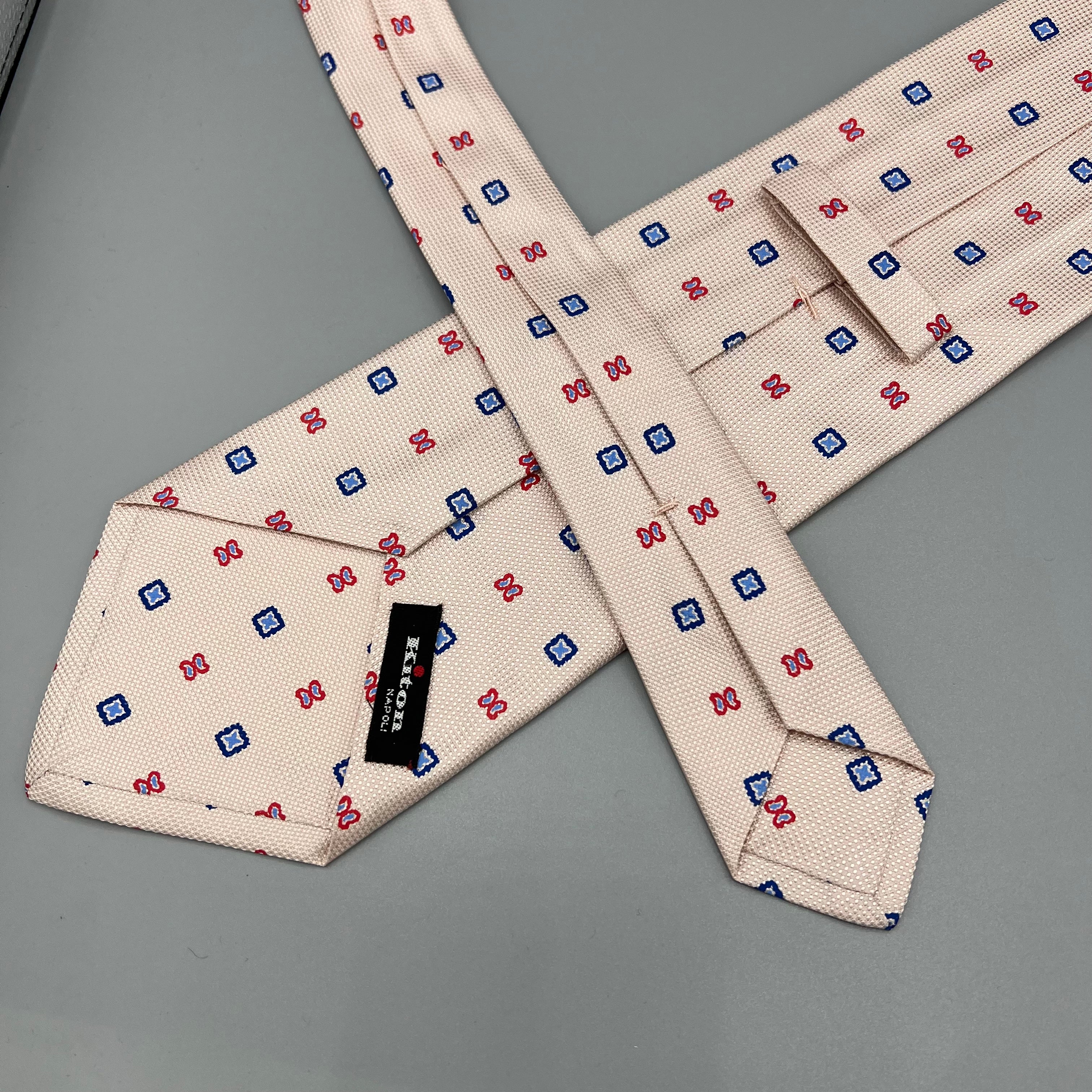 Cravate rose Kiton