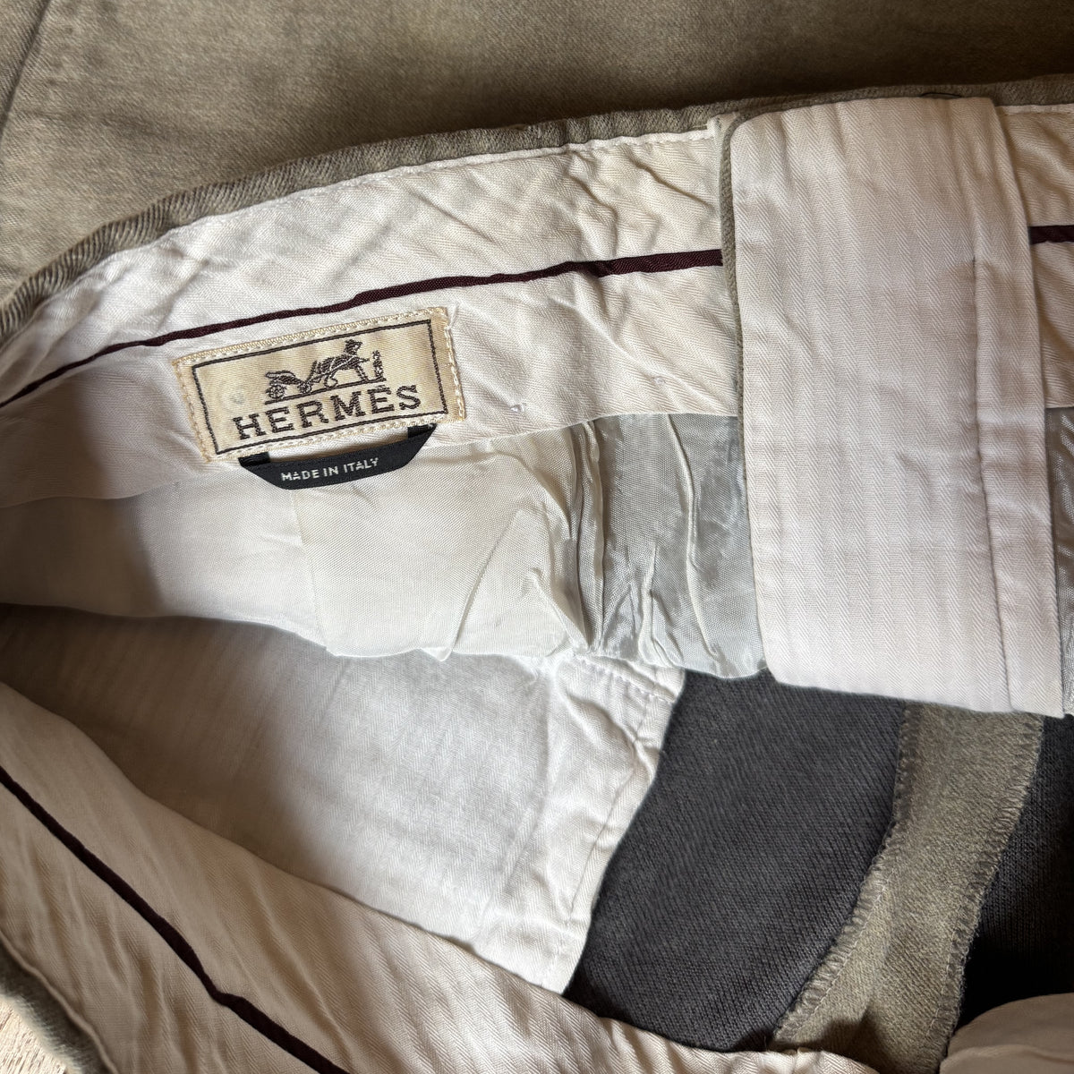 Costume 2 pièces Hermès gris taupe